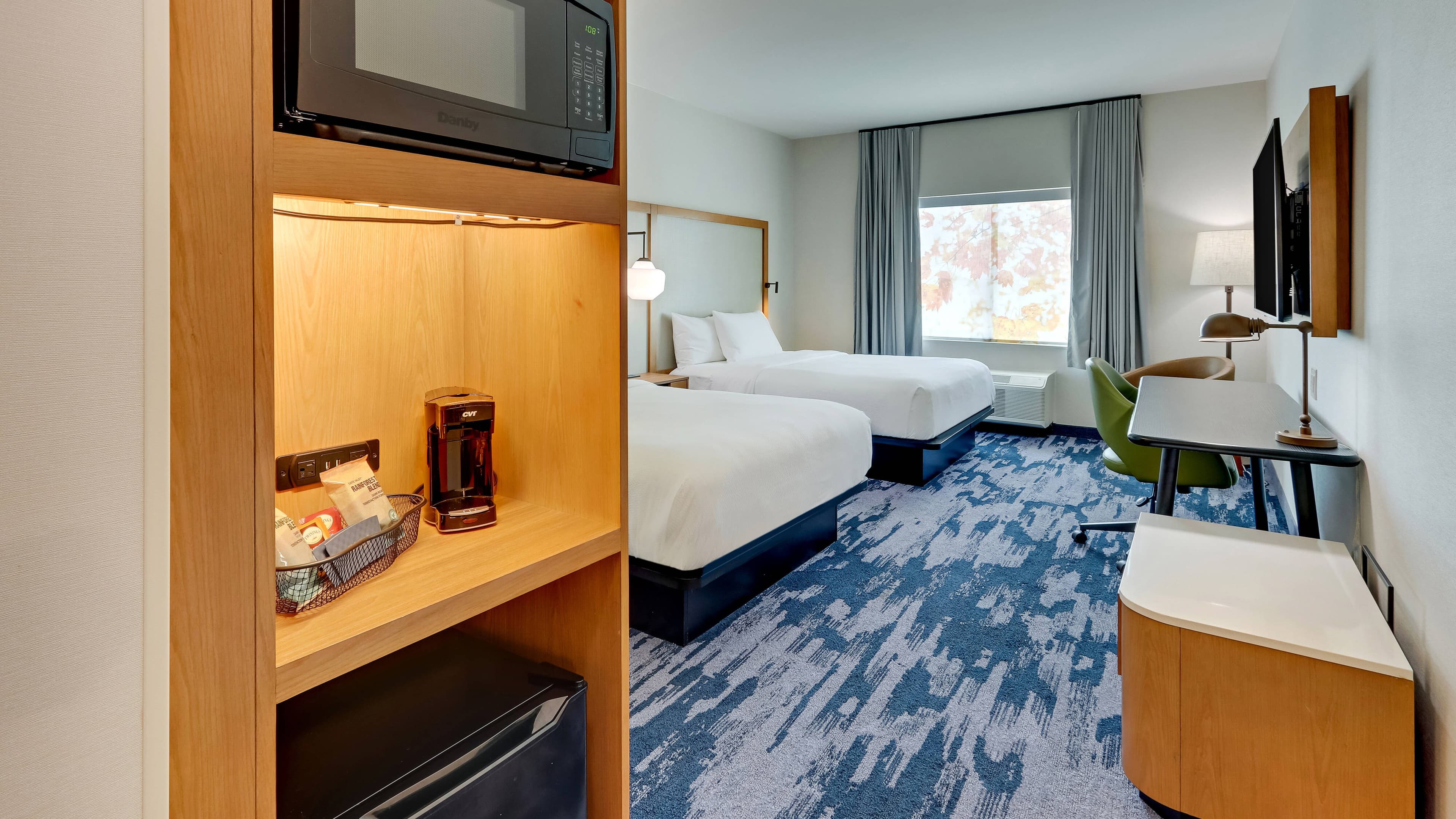 Fairfield Inn & Suites Dallas Love Field - Image 4
