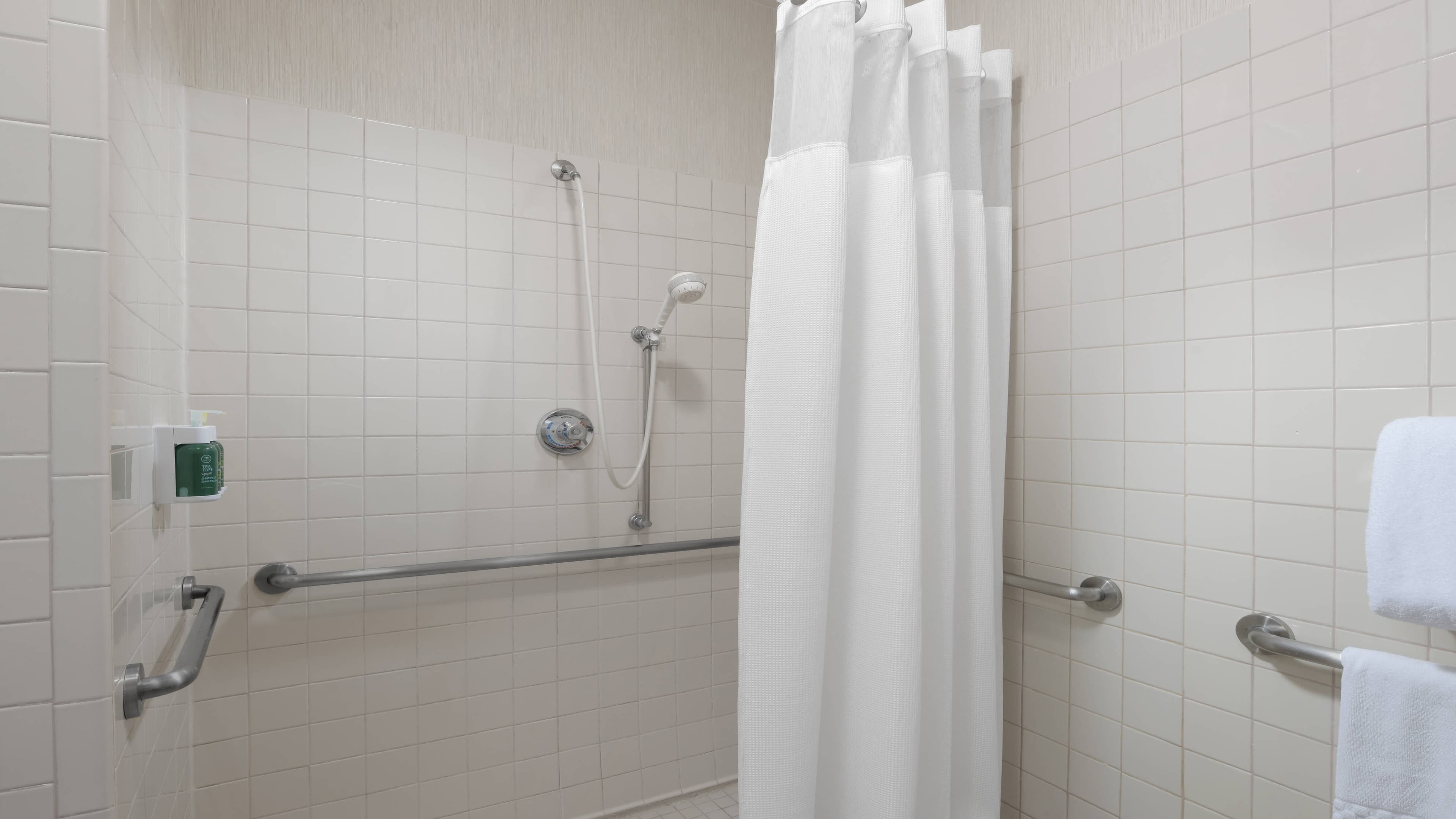 1 Bedroom Suite - Image 5