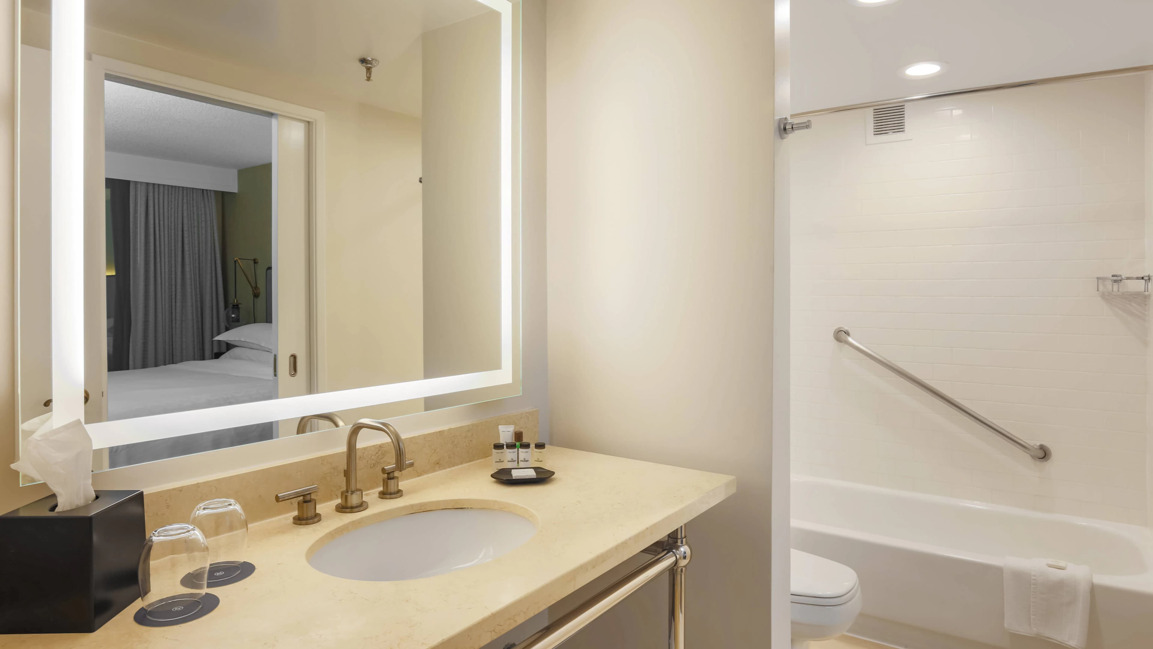 Sheraton Suites Market Center Dallas - Image 5