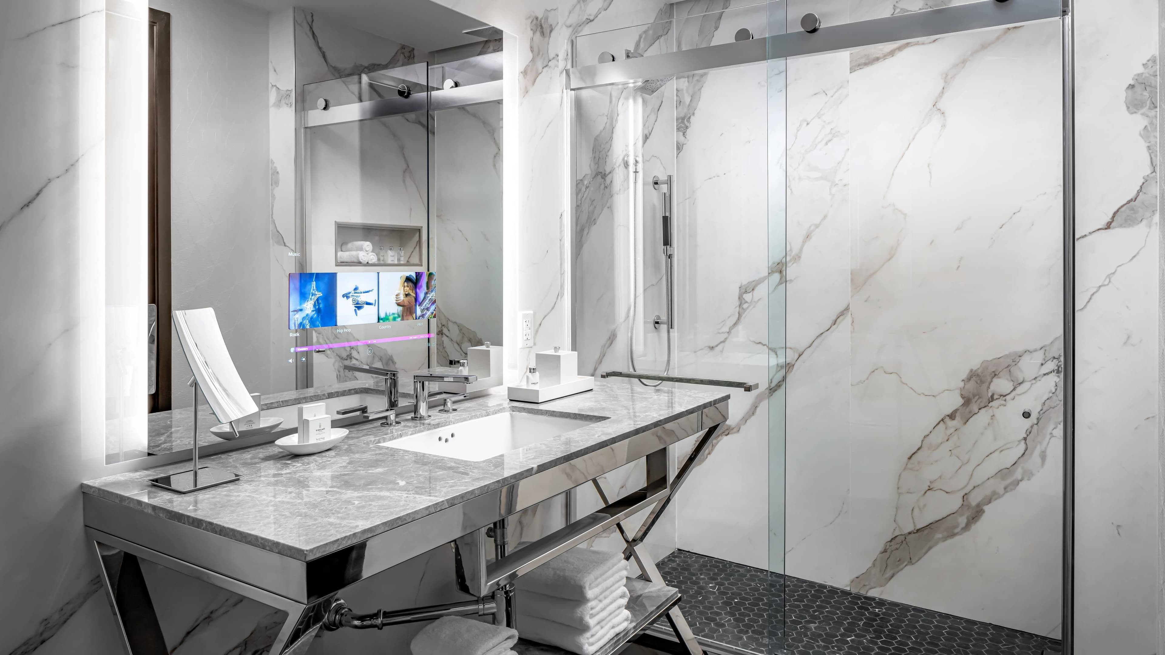 Double Queen - Image 2