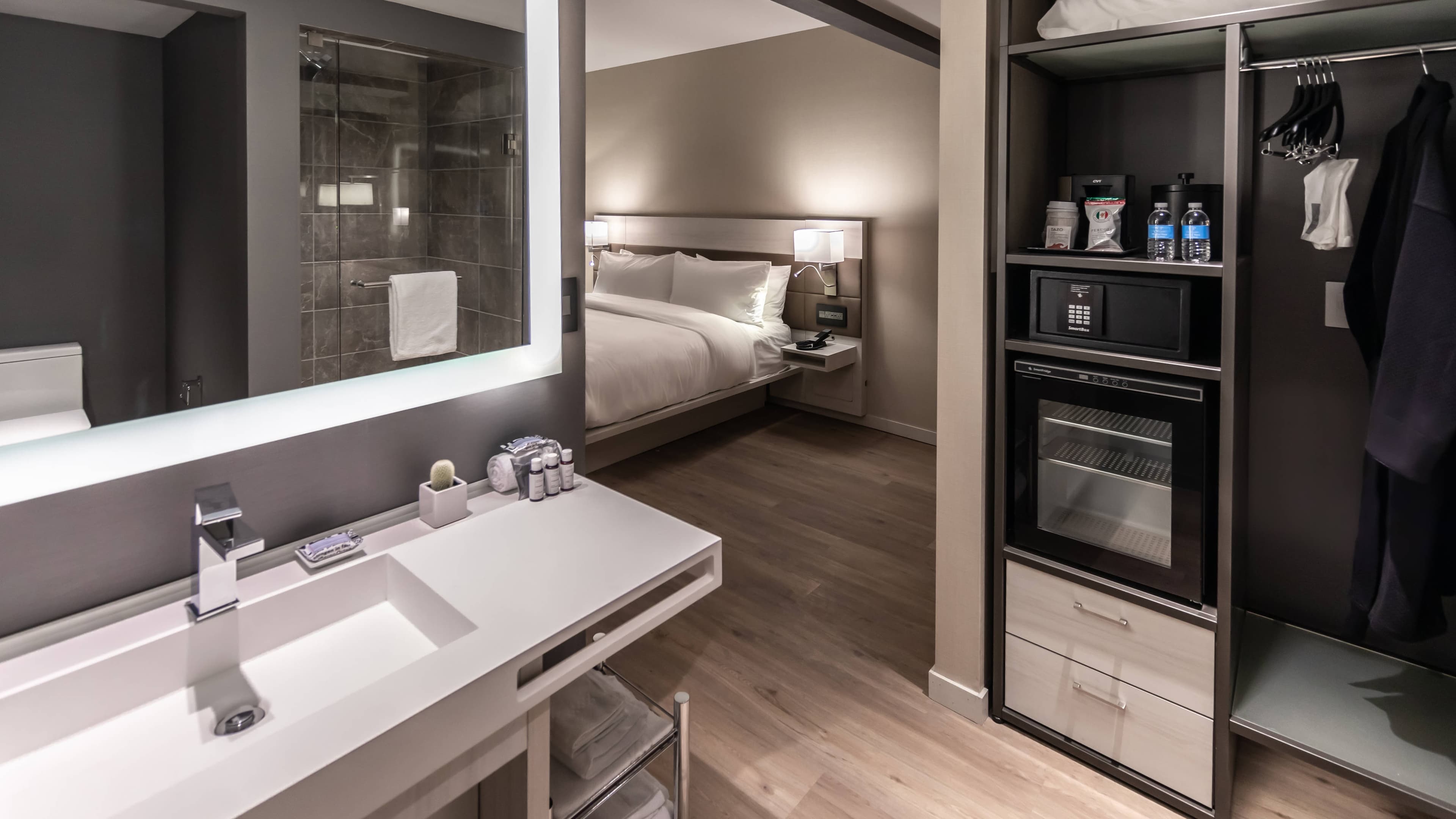 AC Hotel Fort Worth Downtown - Image 2