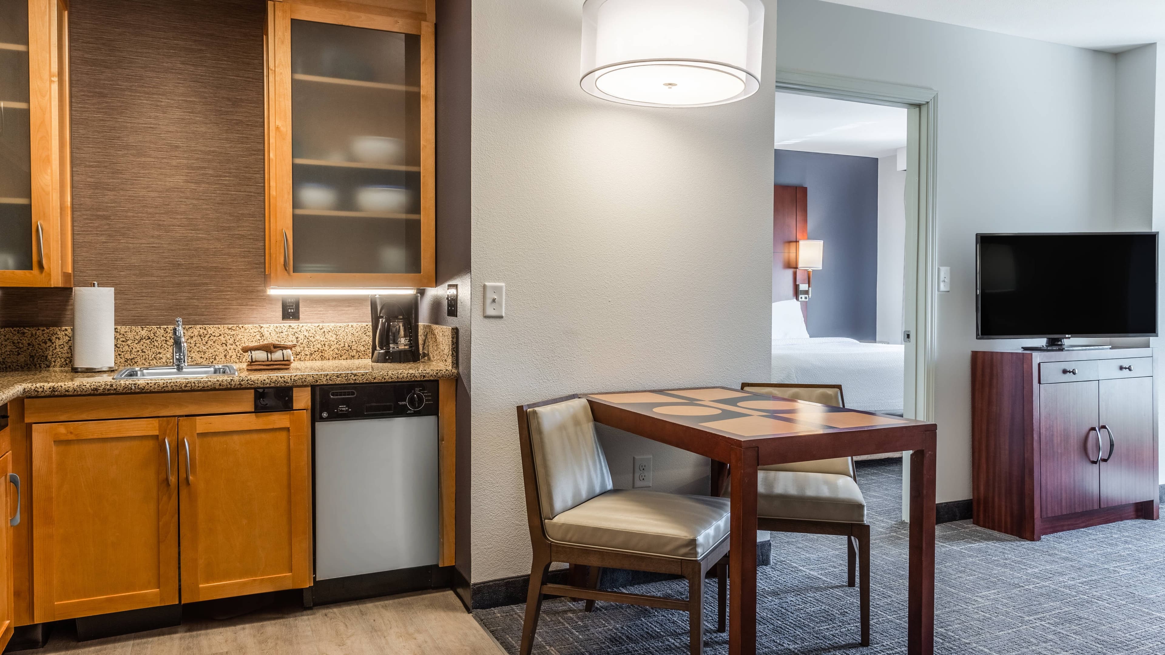 2 Bedroom Suite - Image 3