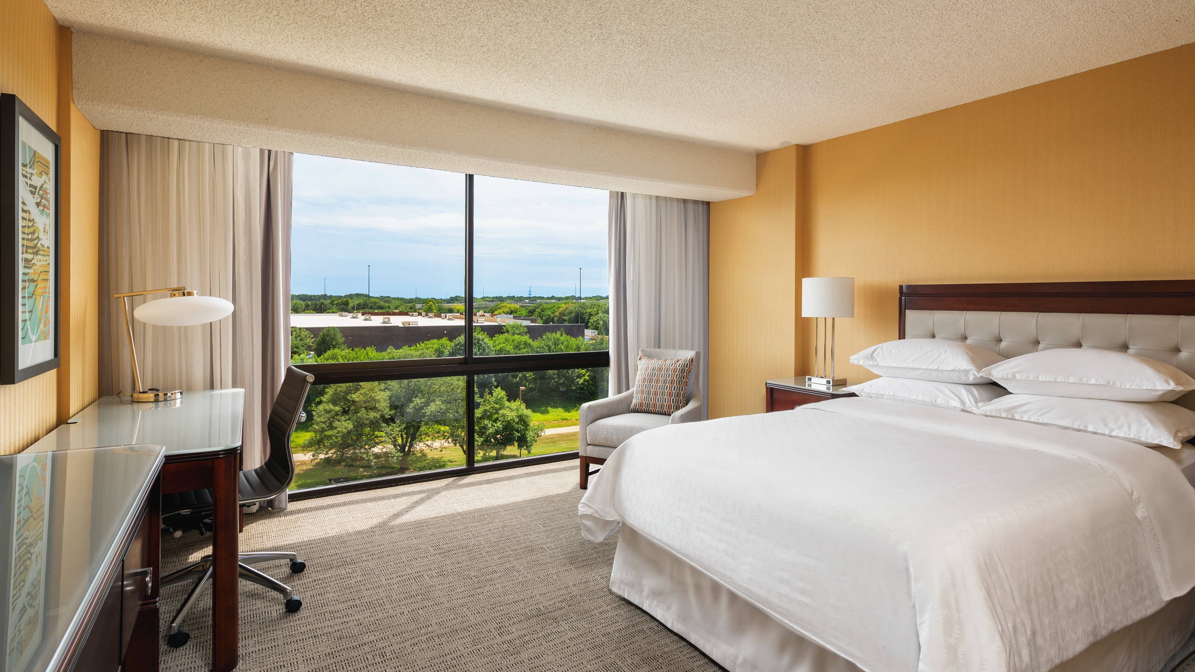 Sheraton West Des Moines Hotel - Image 4