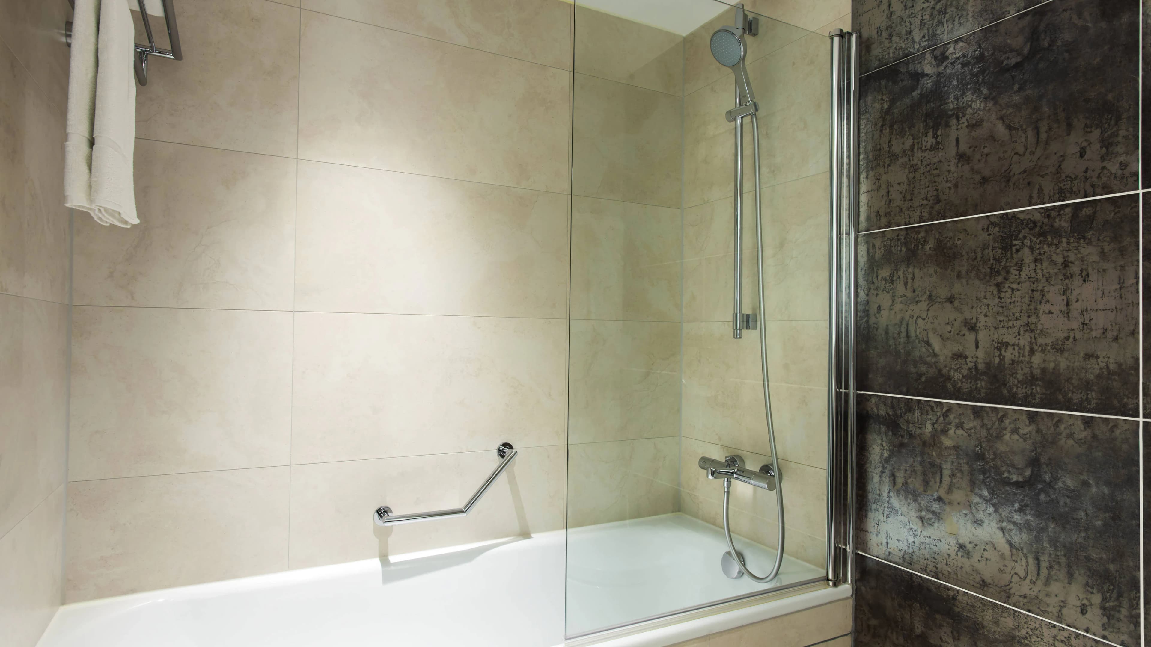 Standard Room Twin - Image 5
