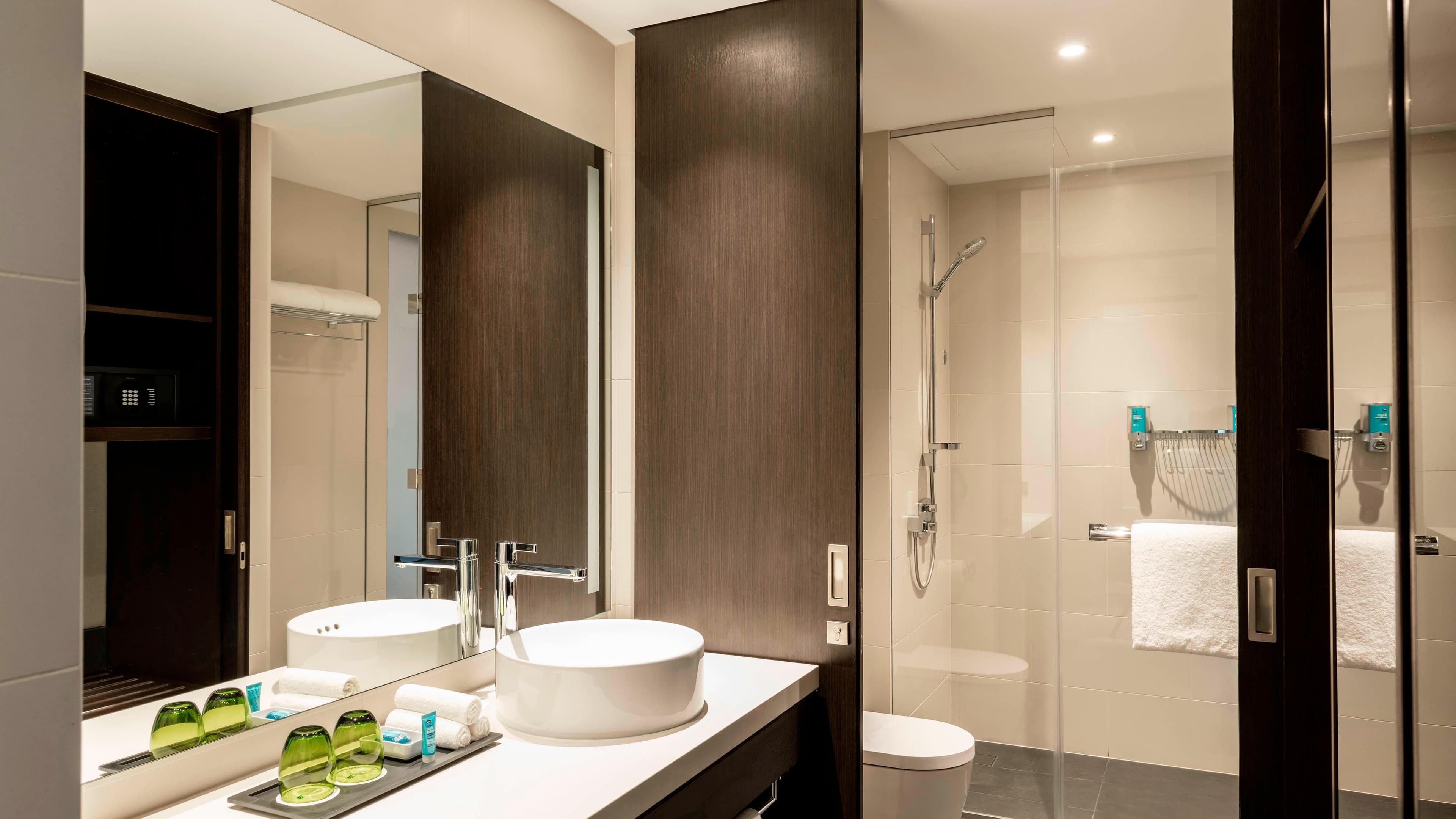Aloft Room - Image 3