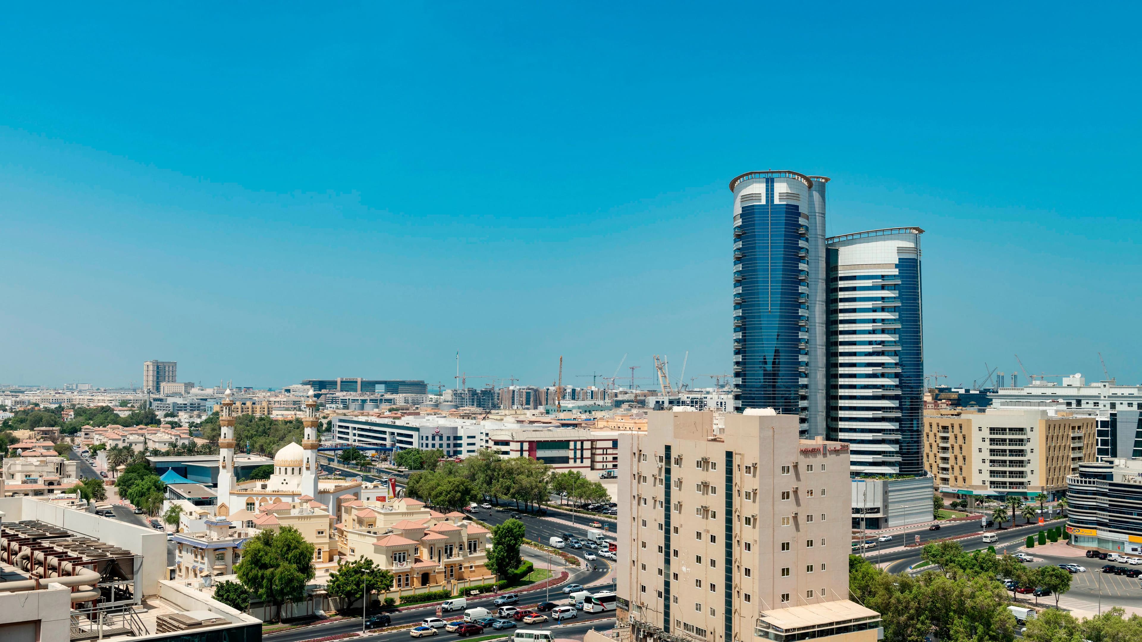 Four Points by Sheraton Bur Dubai - Image 2