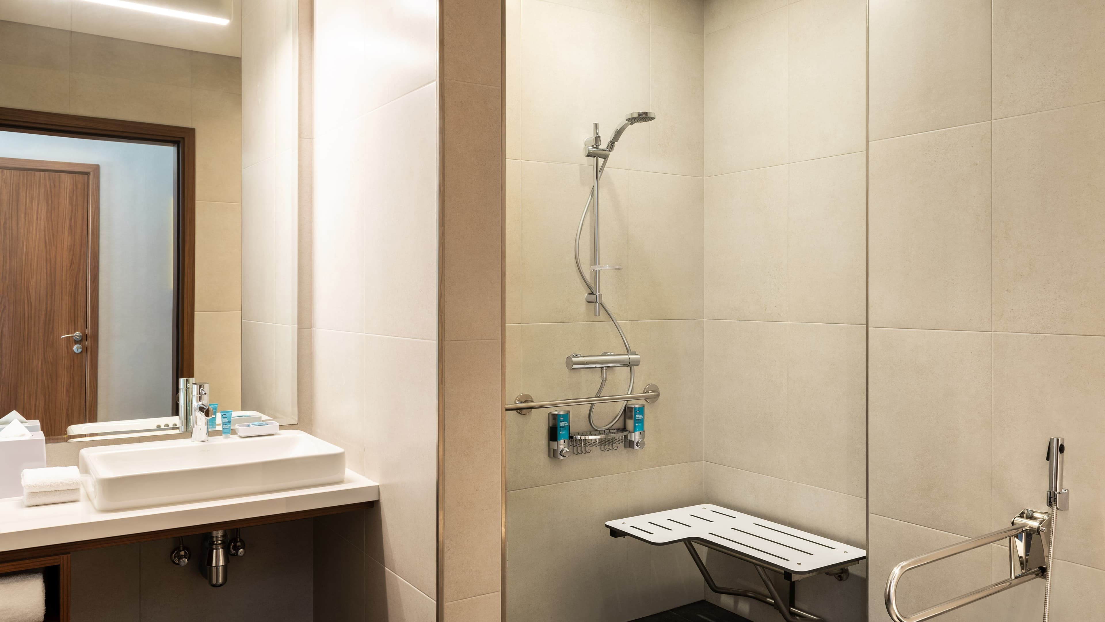 Aloft Room - Image 4