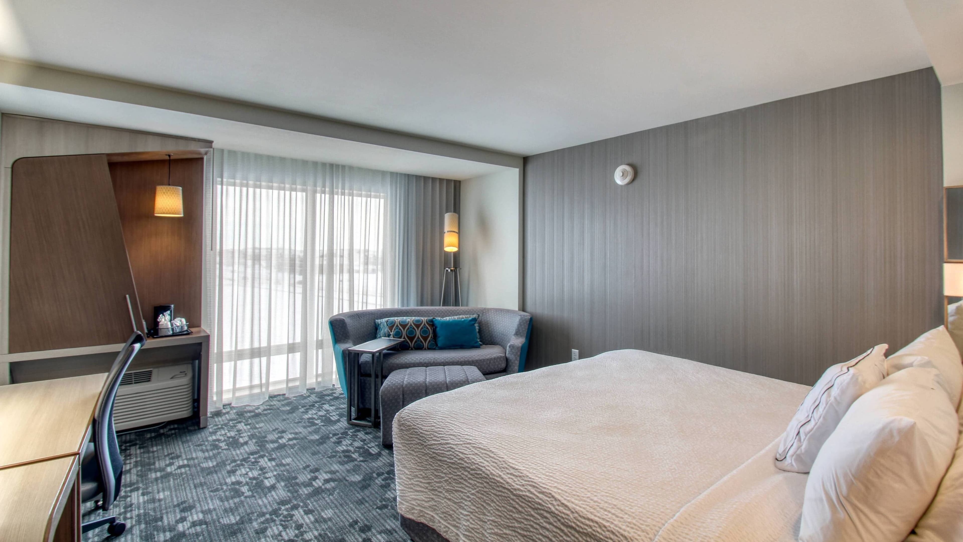 Courtyard Fargo - Image 2