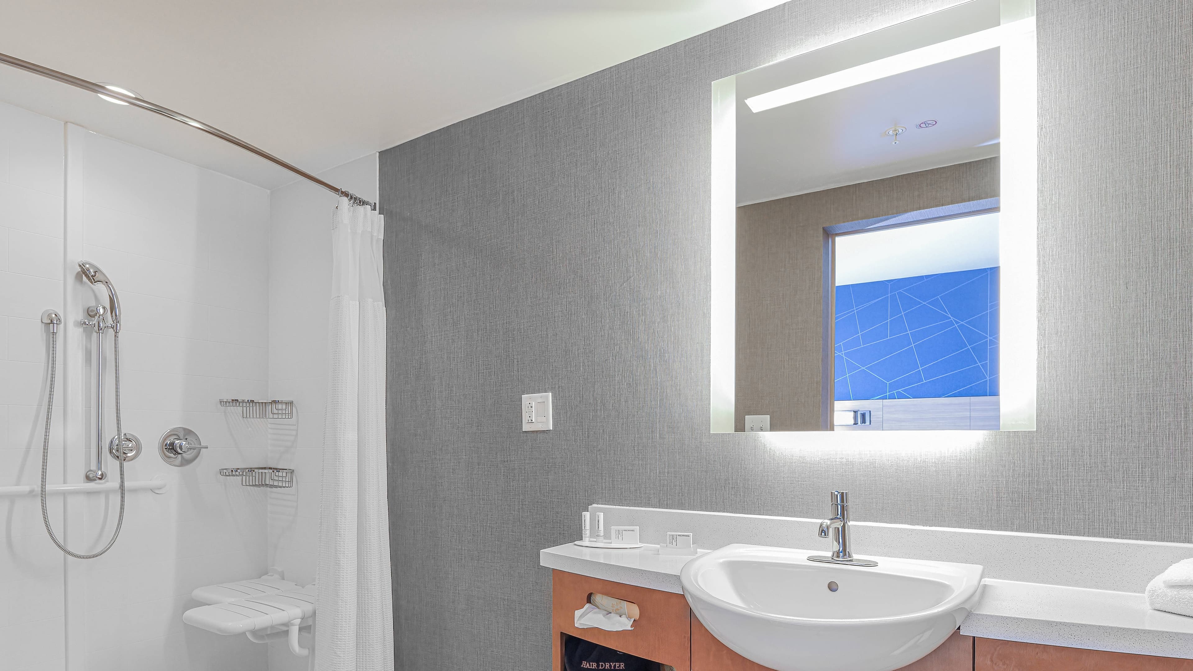 Larger Studio - Image 7