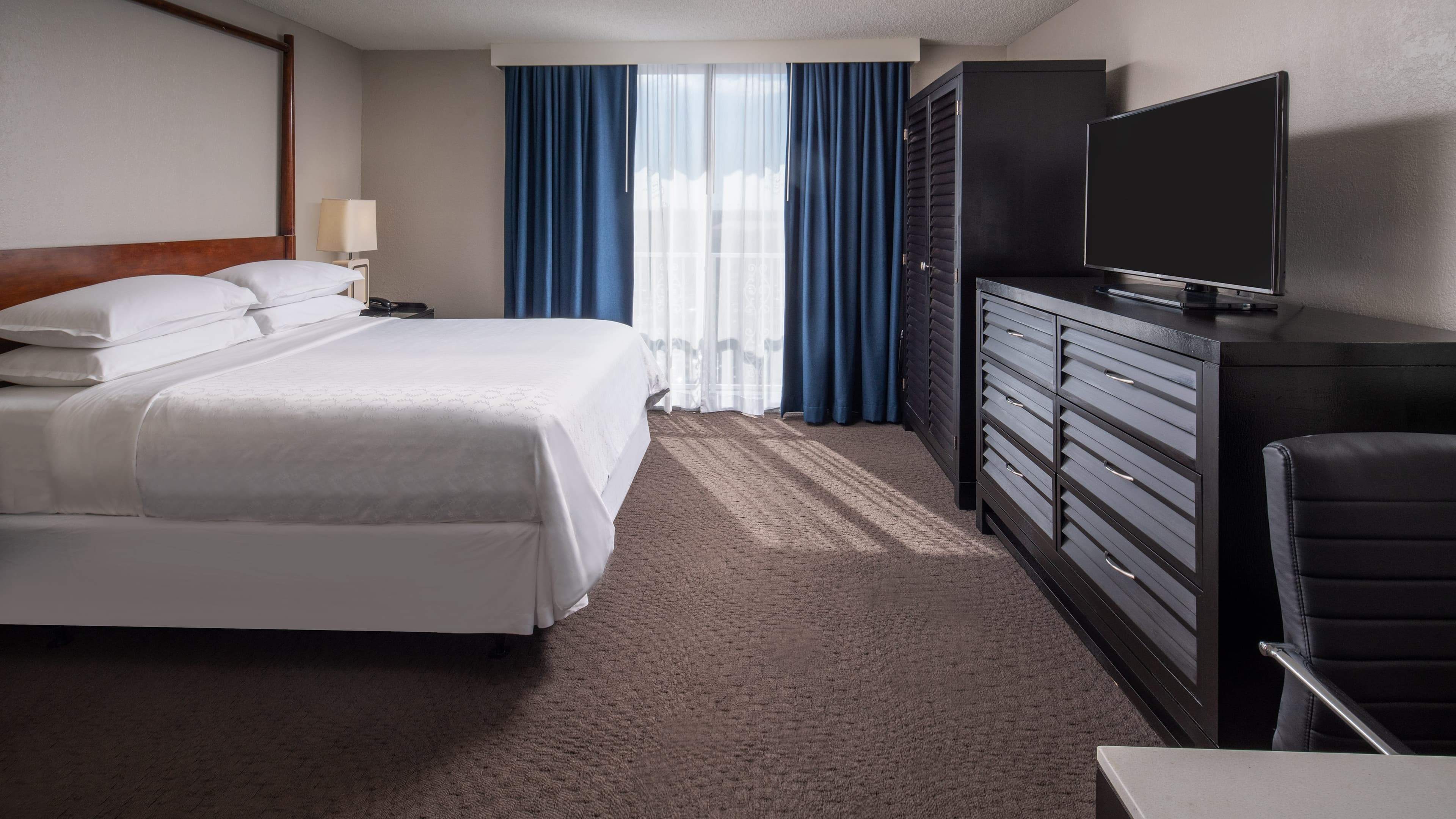 1 Bedroom Suite - Image 1