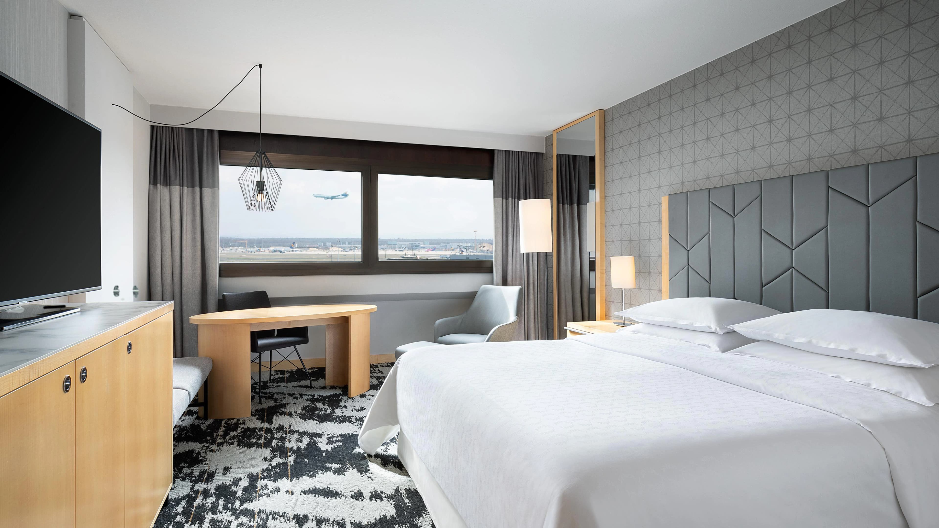 Deluxe Room - Image 2