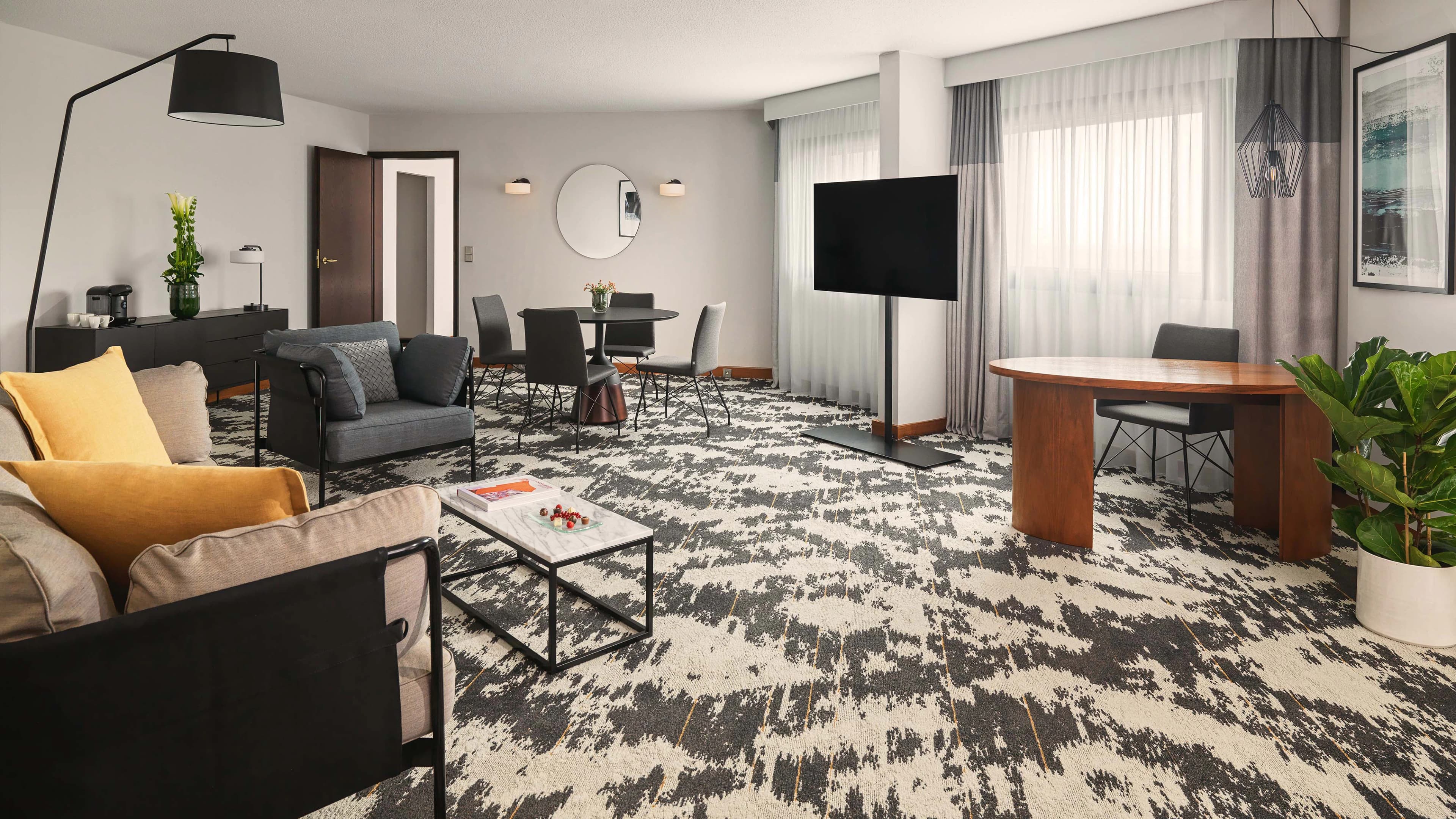 Sheraton Frankfurt Airport Hotel and Conference Center - Image 2