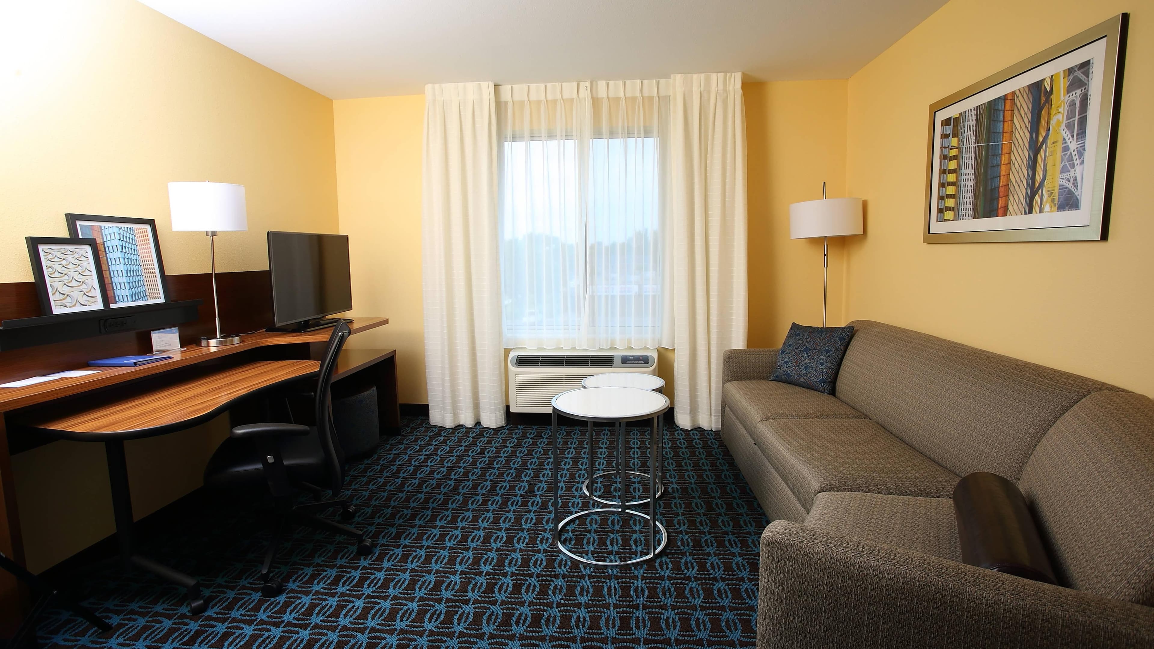 Fairfield Inn & Suites East Grand Forks - Image 2