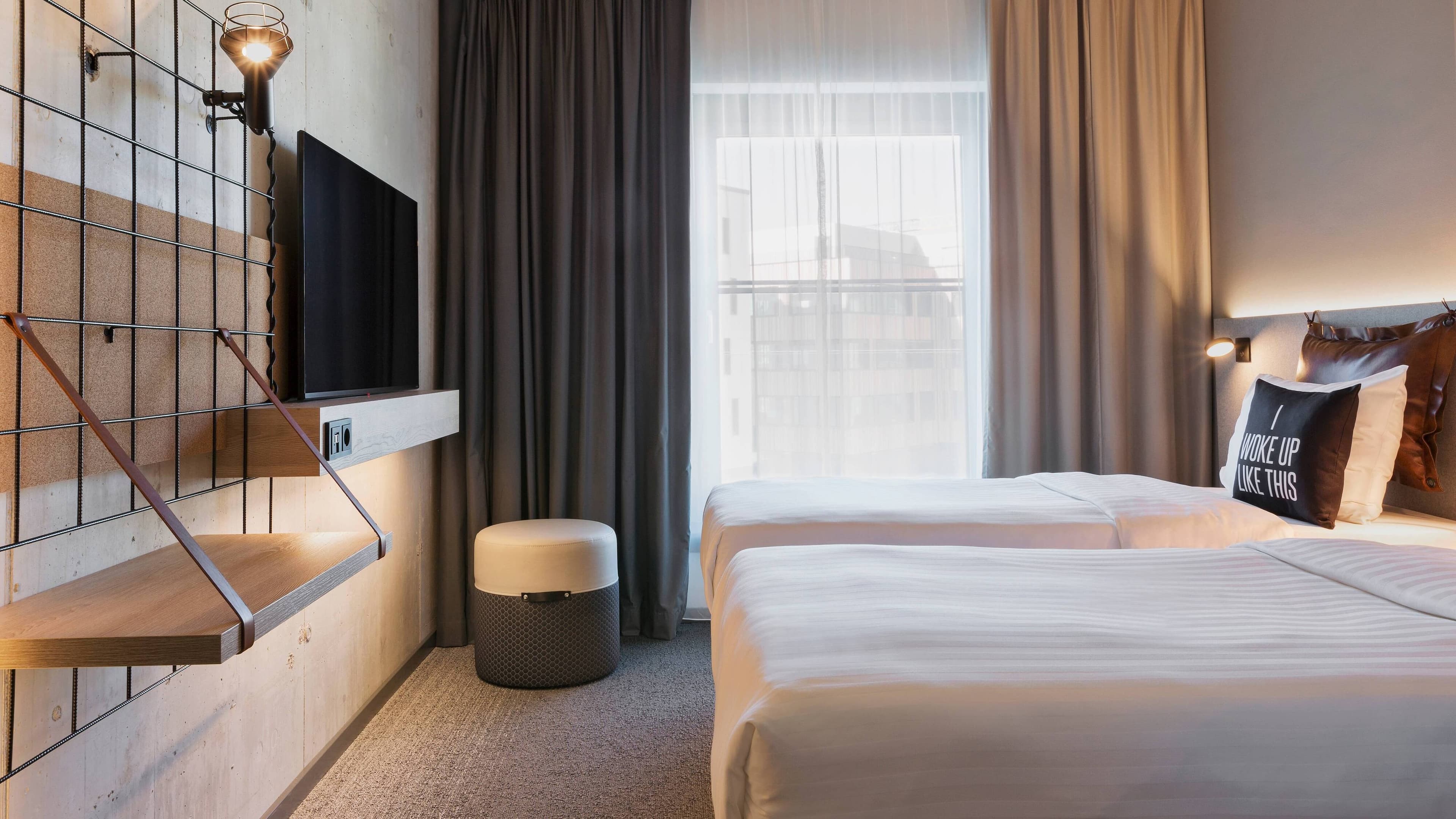 Moxy Hamburg City - Image 5