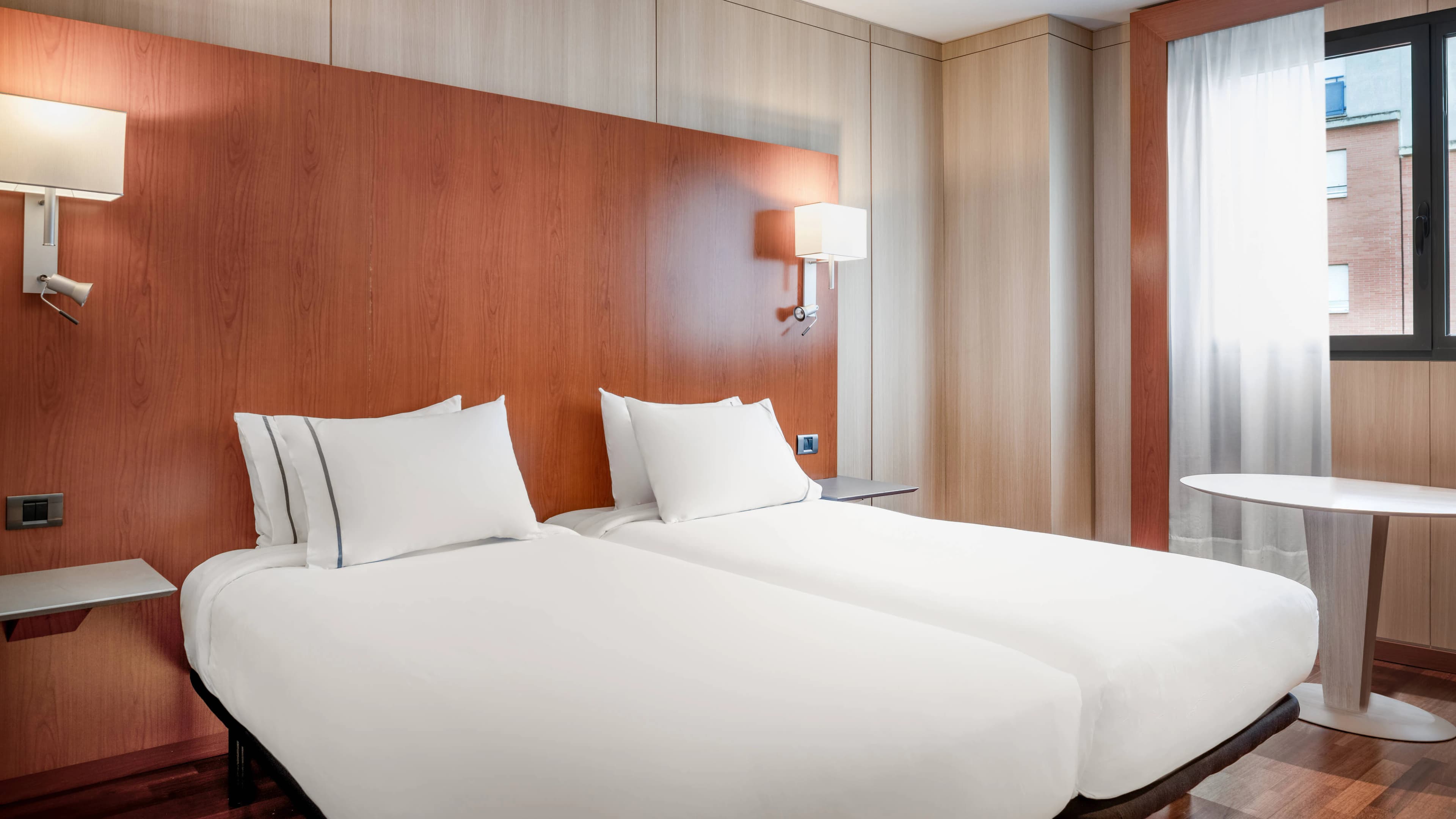 AC Hotel Huelva - Image 2