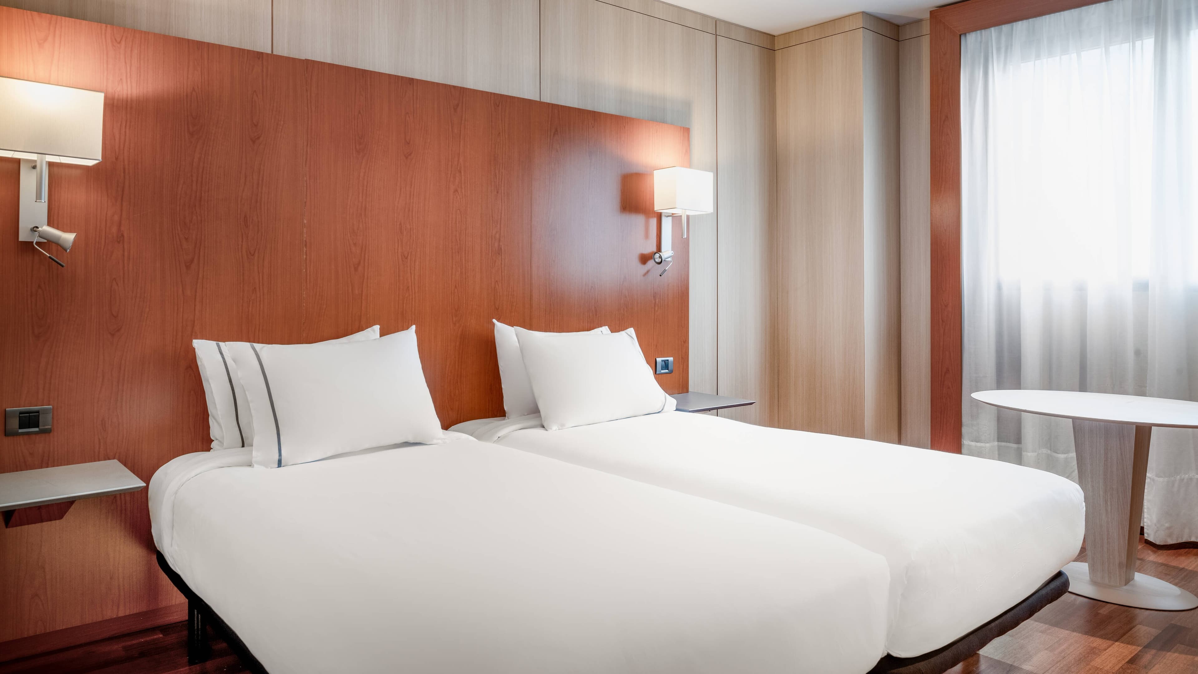 AC Hotel Huelva - Image 3