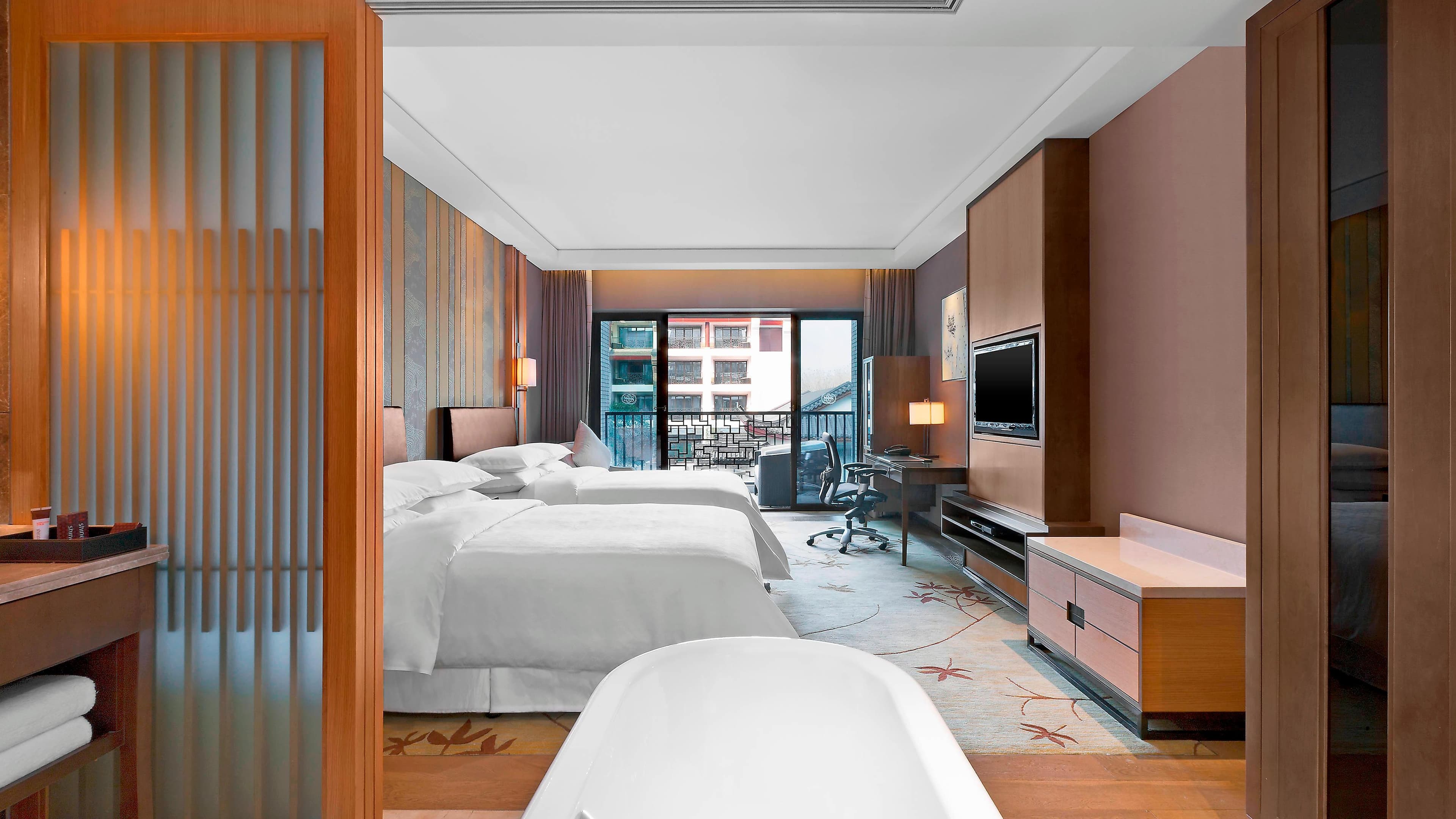 Sheraton Grand Hangzhou Wetland Park Resort - Image 5