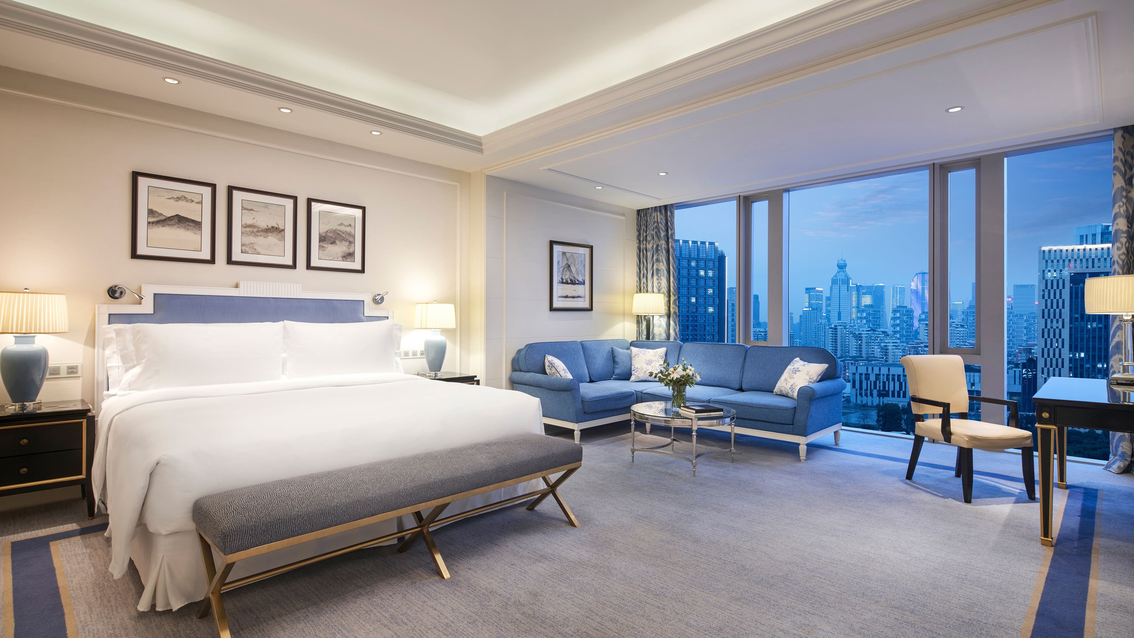 Deluxe Room - Image 1