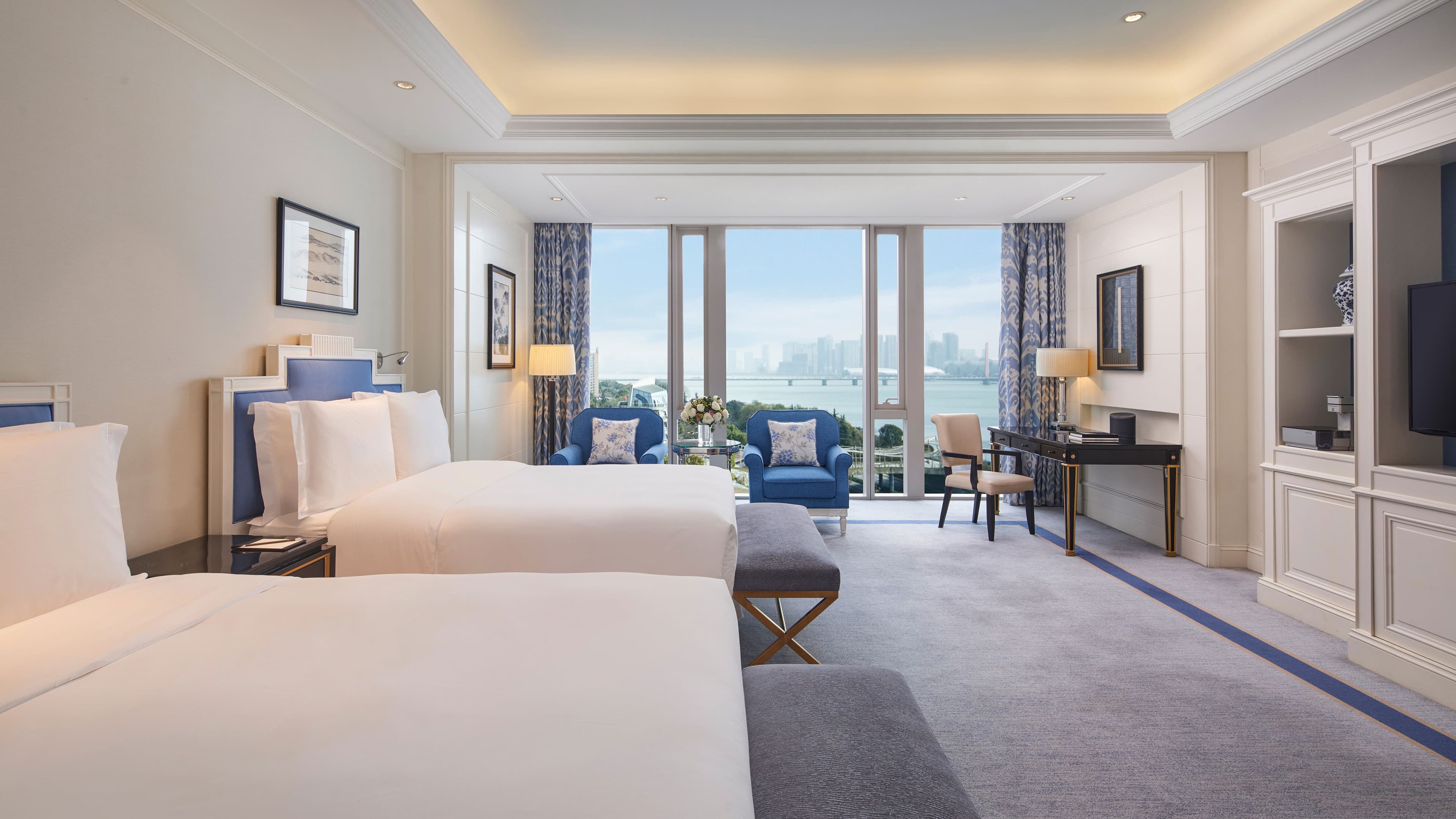 Deluxe River View - Image 1