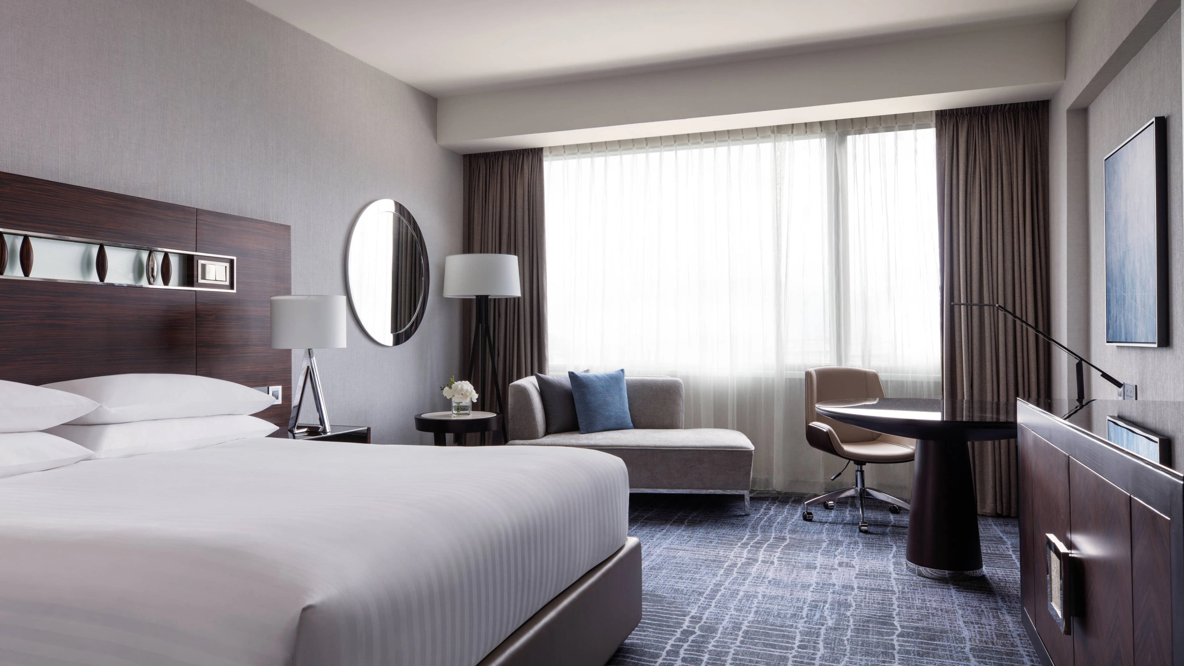 Hong Kong SkyCity Marriott Hotel - Image 2