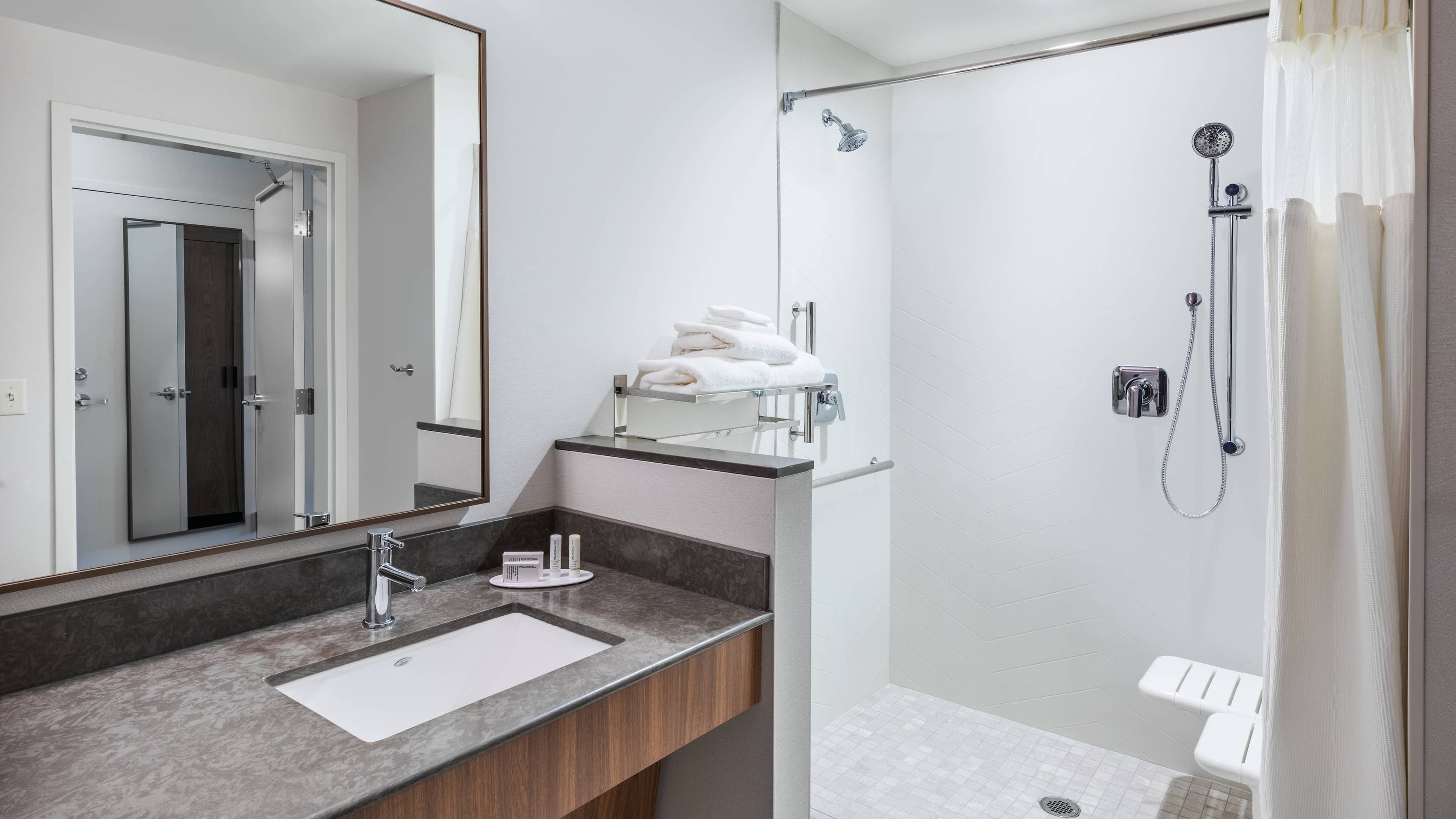 Suite - Image 3
