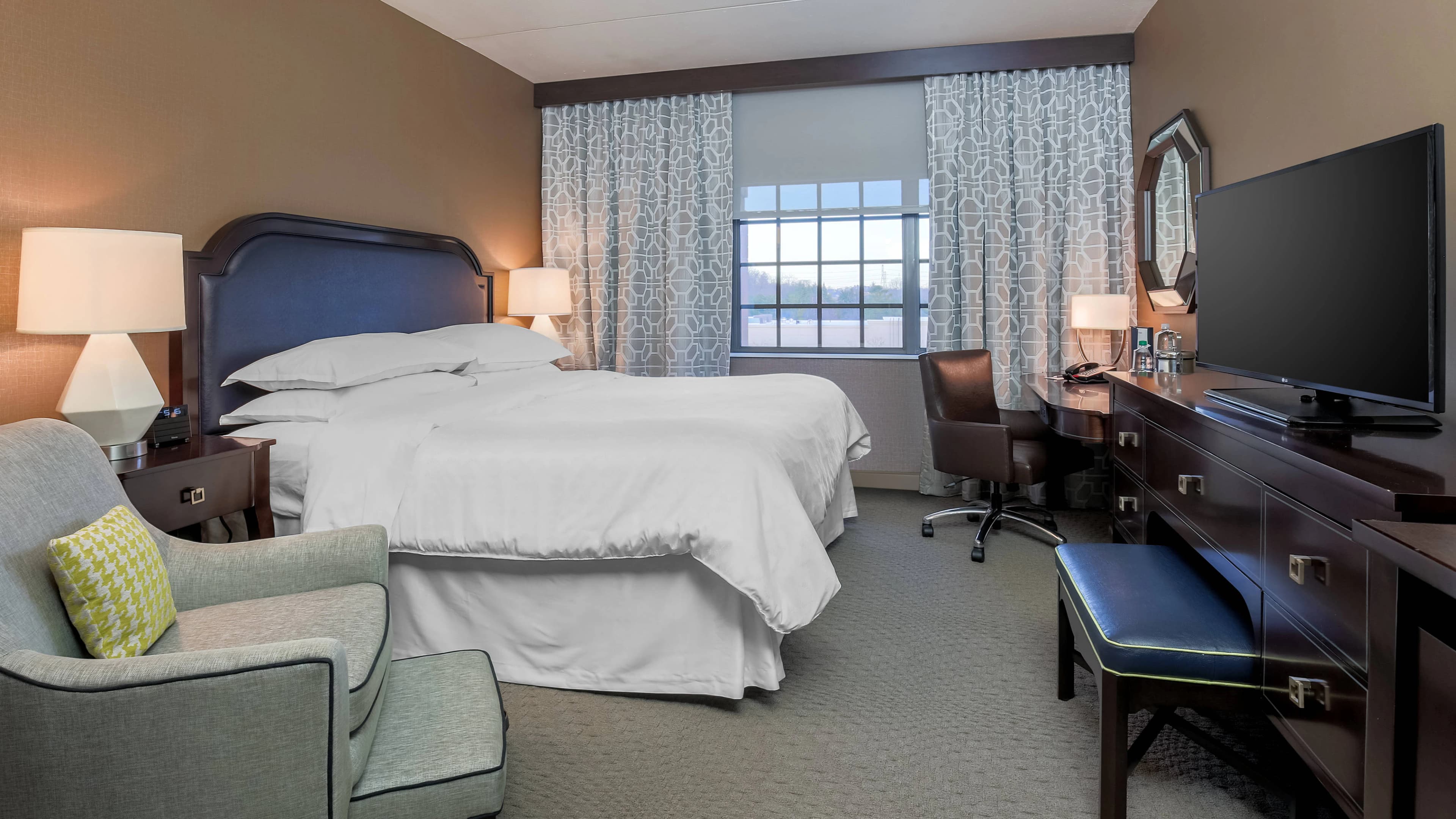 Sheraton Tarrytown Hotel - Image 2