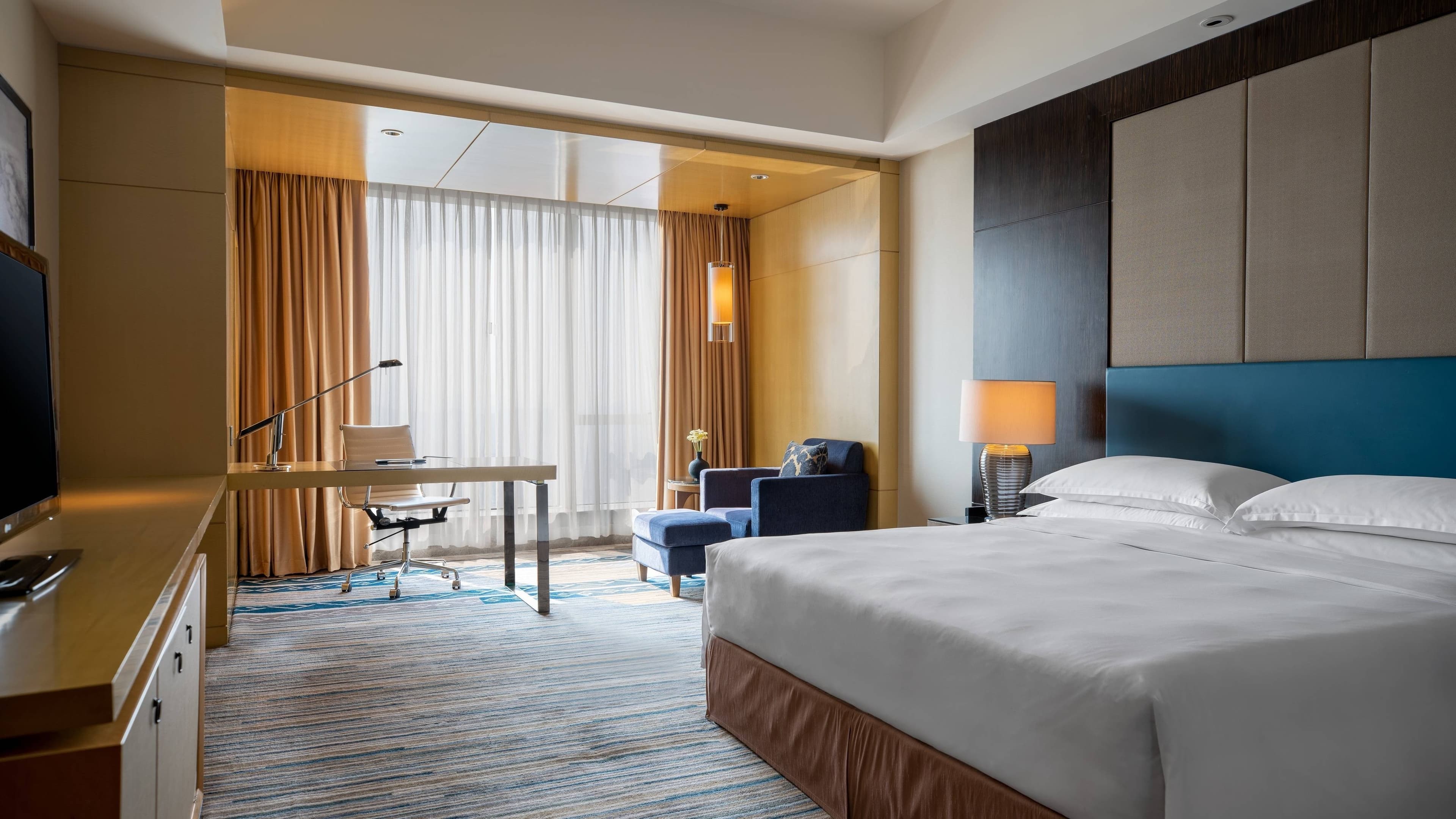 Deluxe King - Image 1