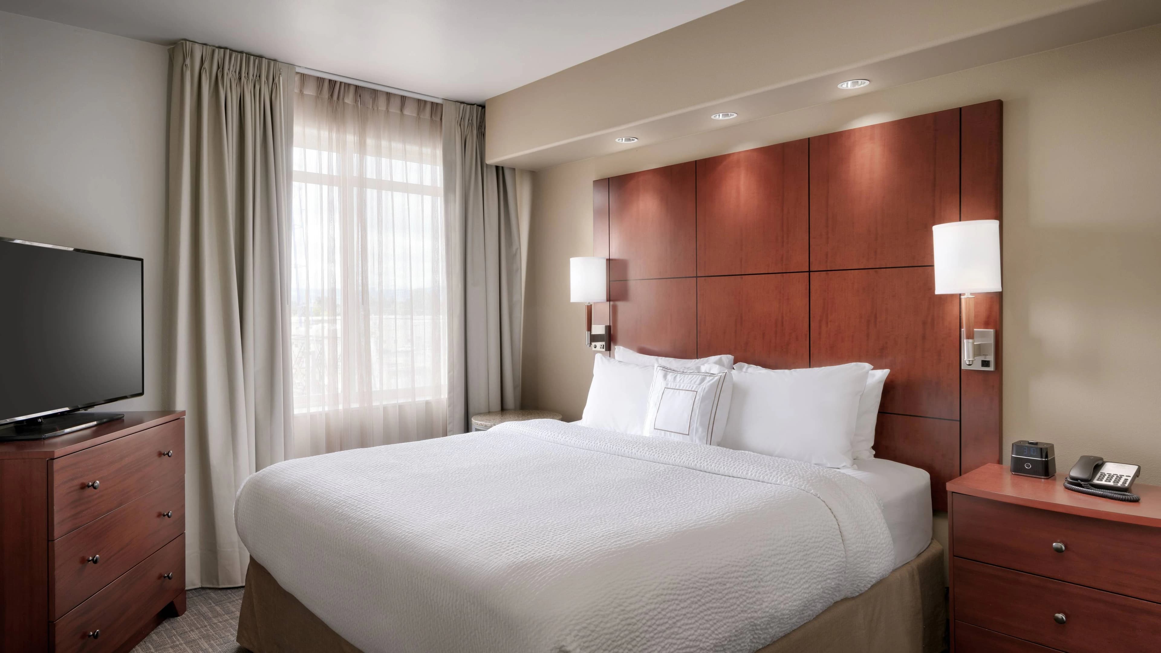 2 Bedroom Suite - Image 4