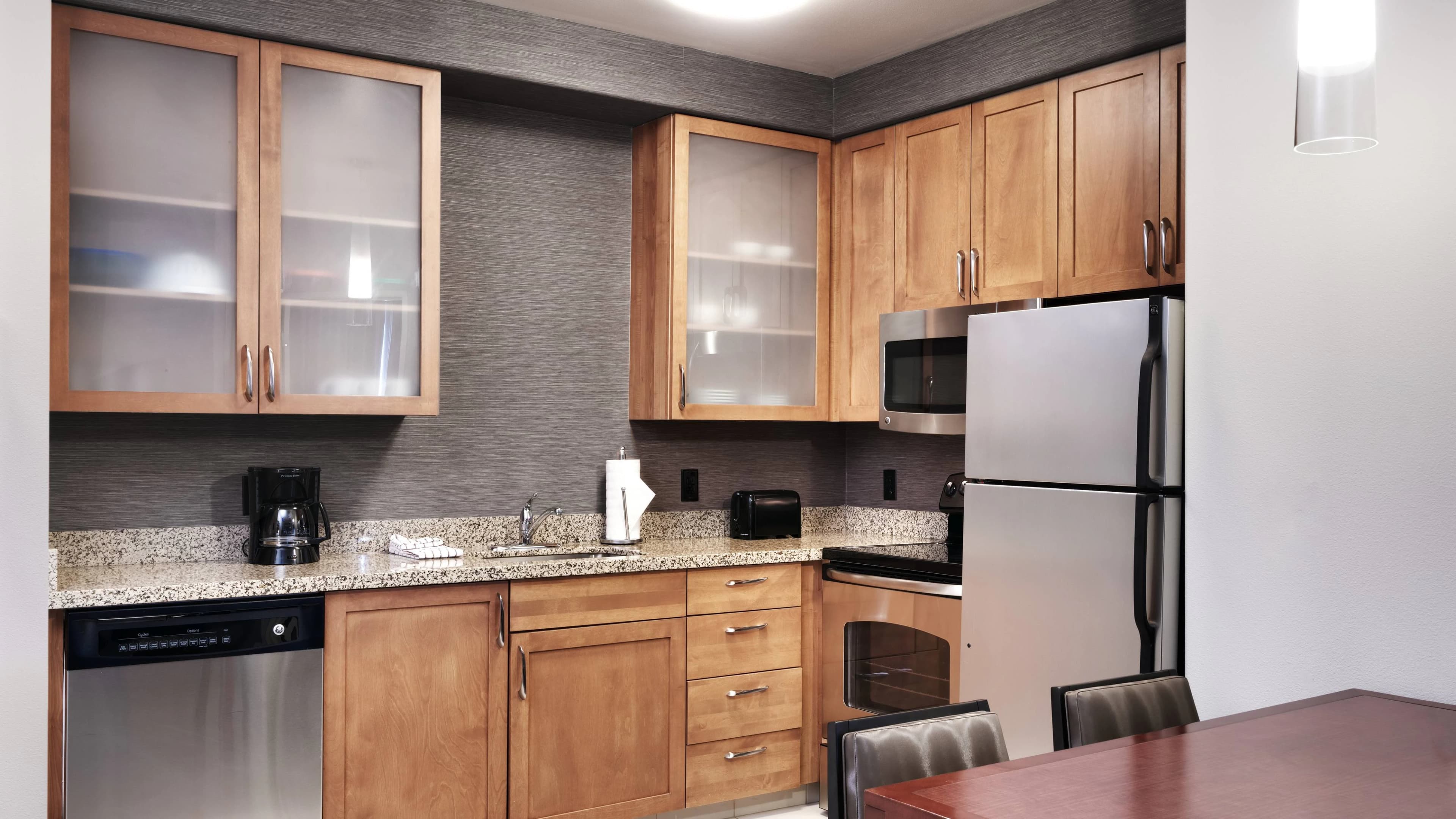 2 Bedroom Suite - Image 6