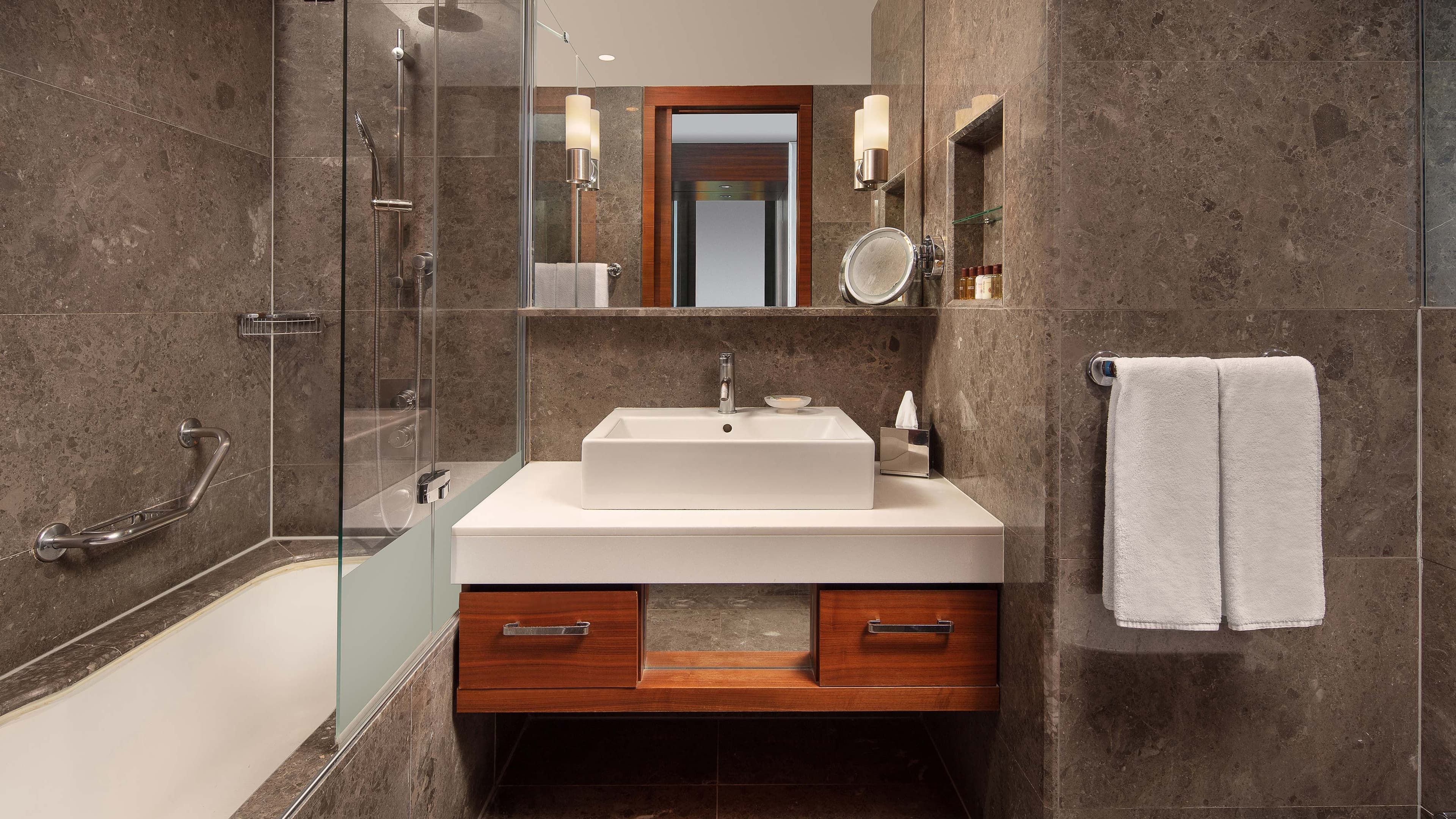 Sheraton Istanbul Ataköy Hotel - Image 4