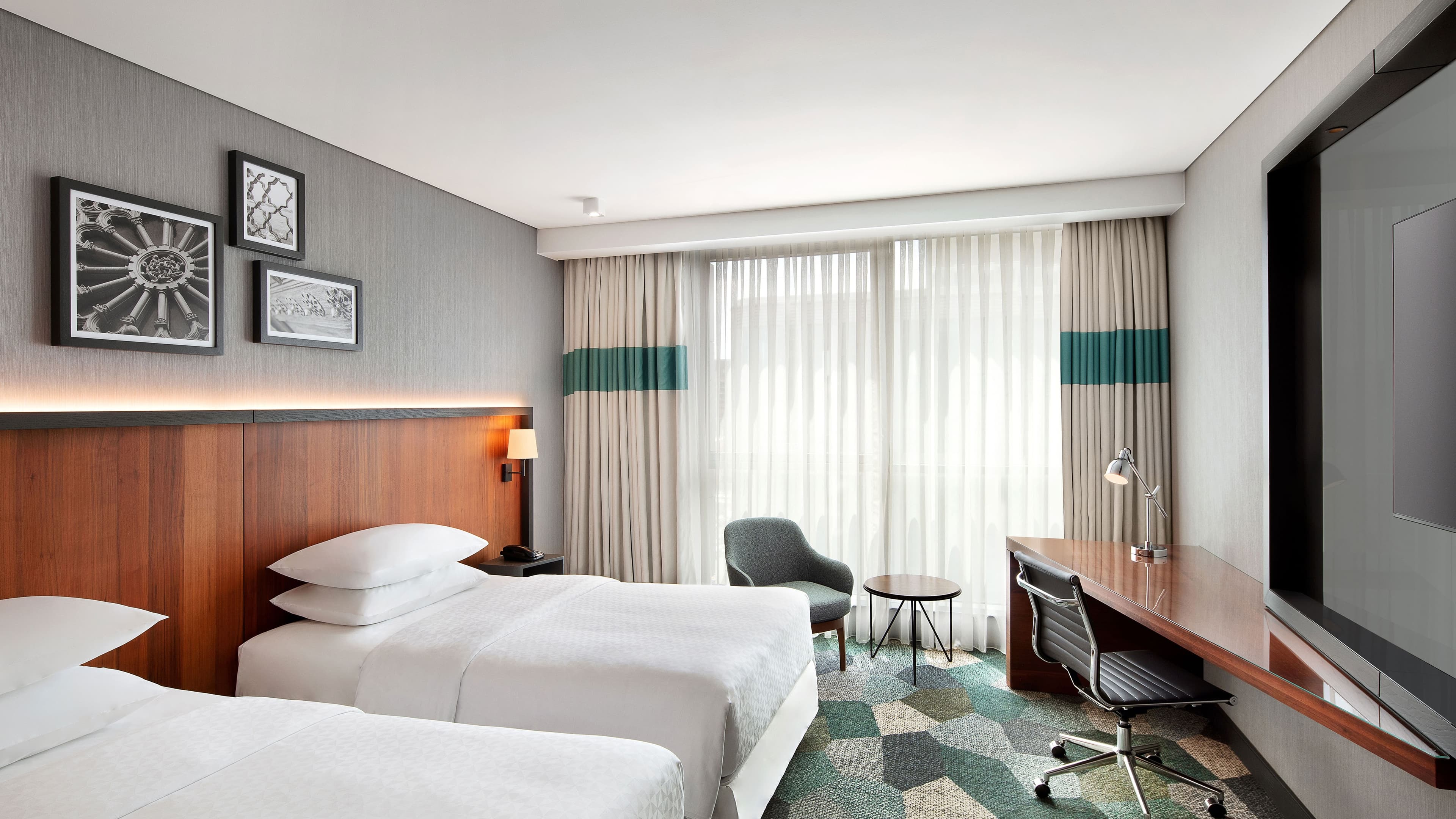 Deluxe Twin Room - Image 1