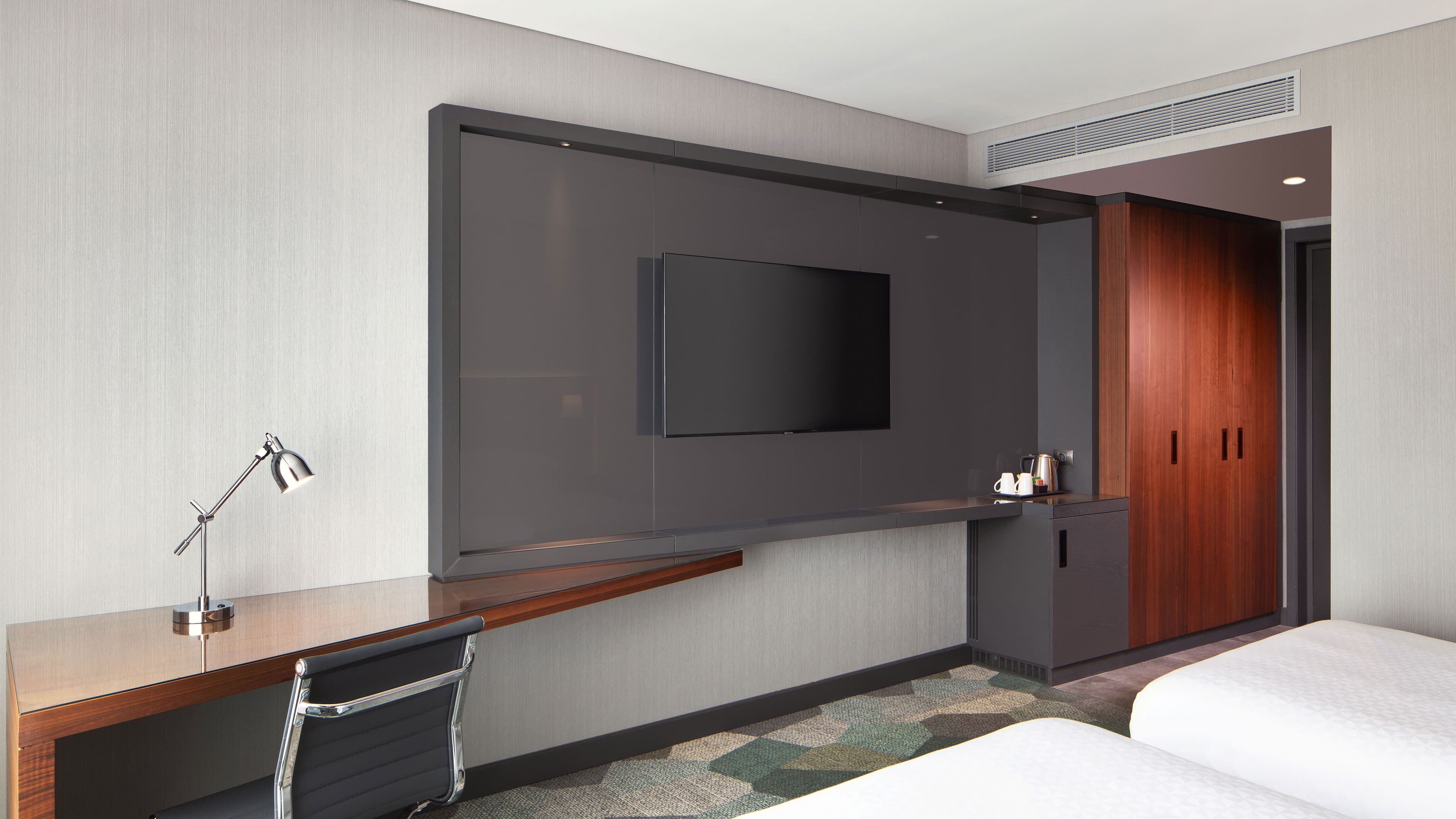 Deluxe Twin Room - Image 2