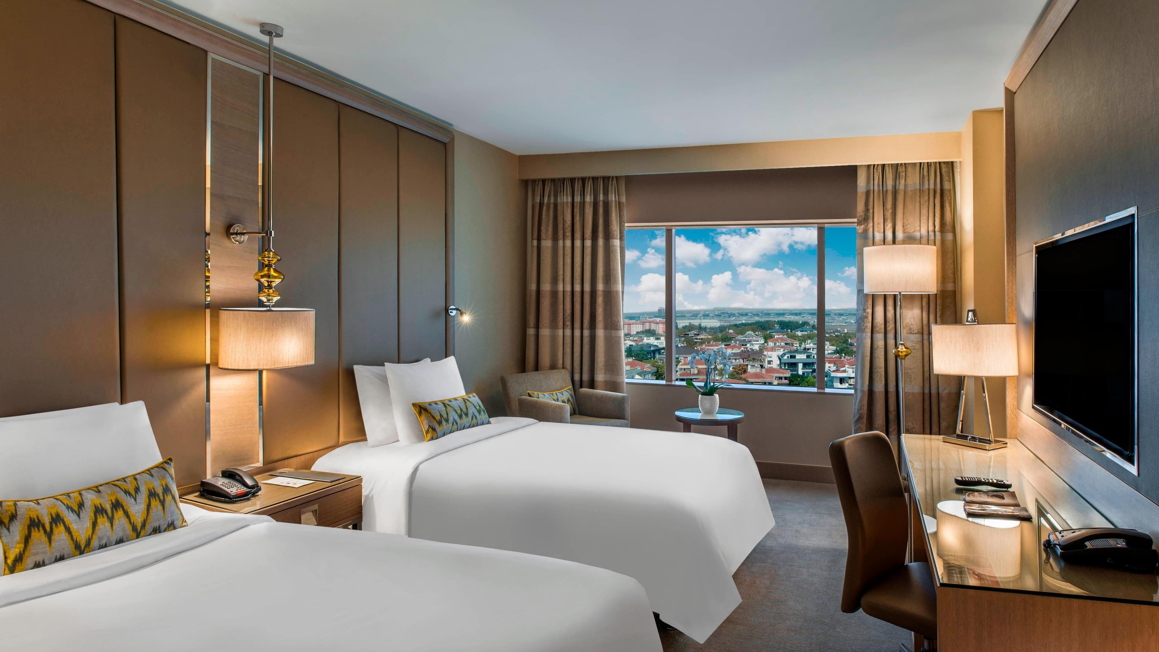 Deluxe City 2 Twin Beds - Image 1