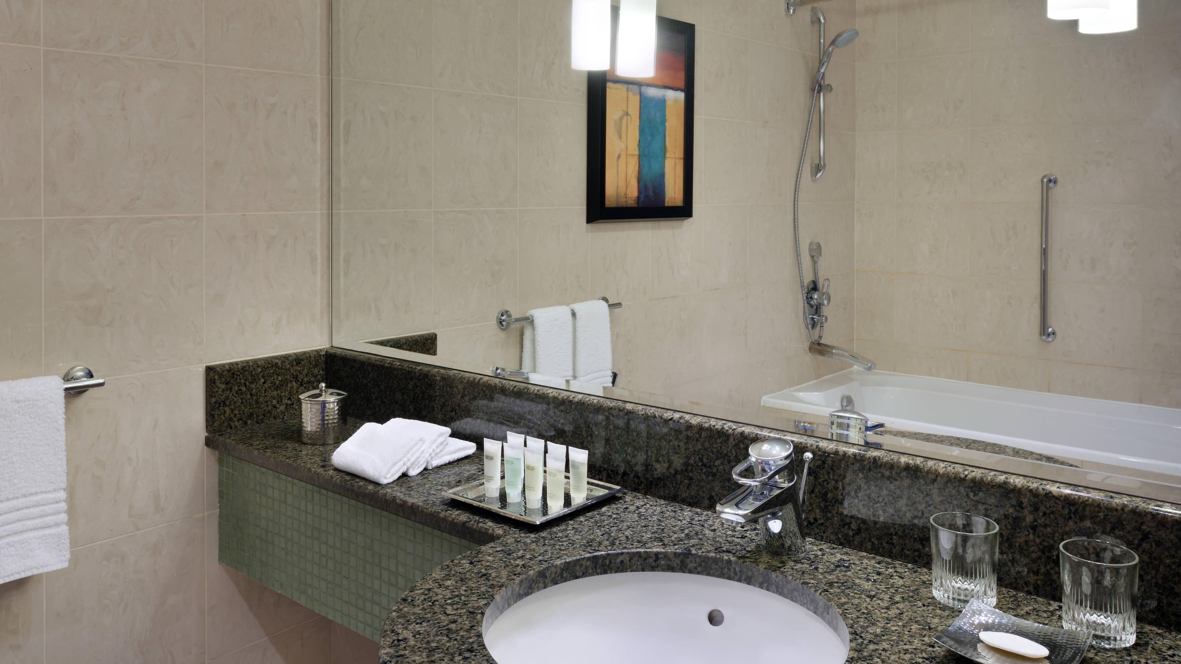 Courtyard Kuwait City - Image 4