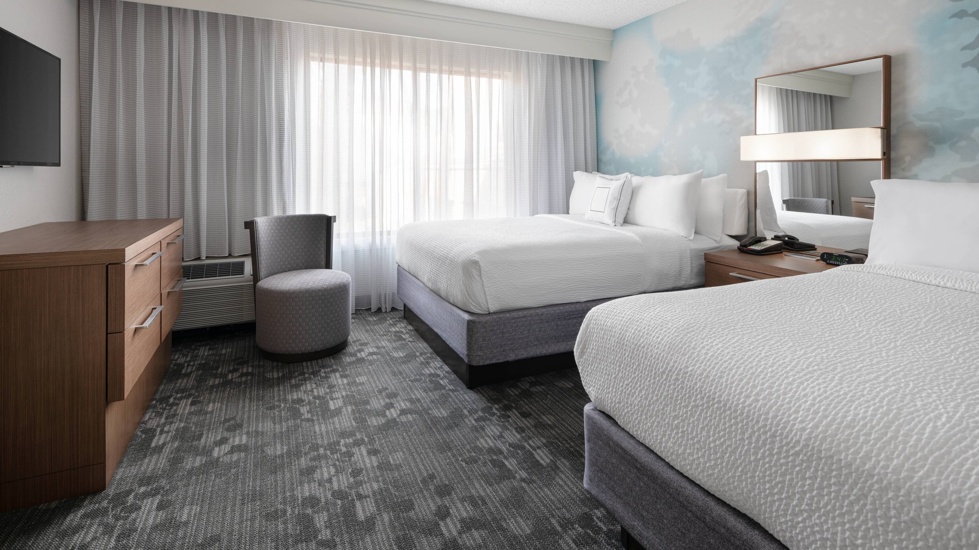 Courtyard Las Vegas Convention Center - Image 2