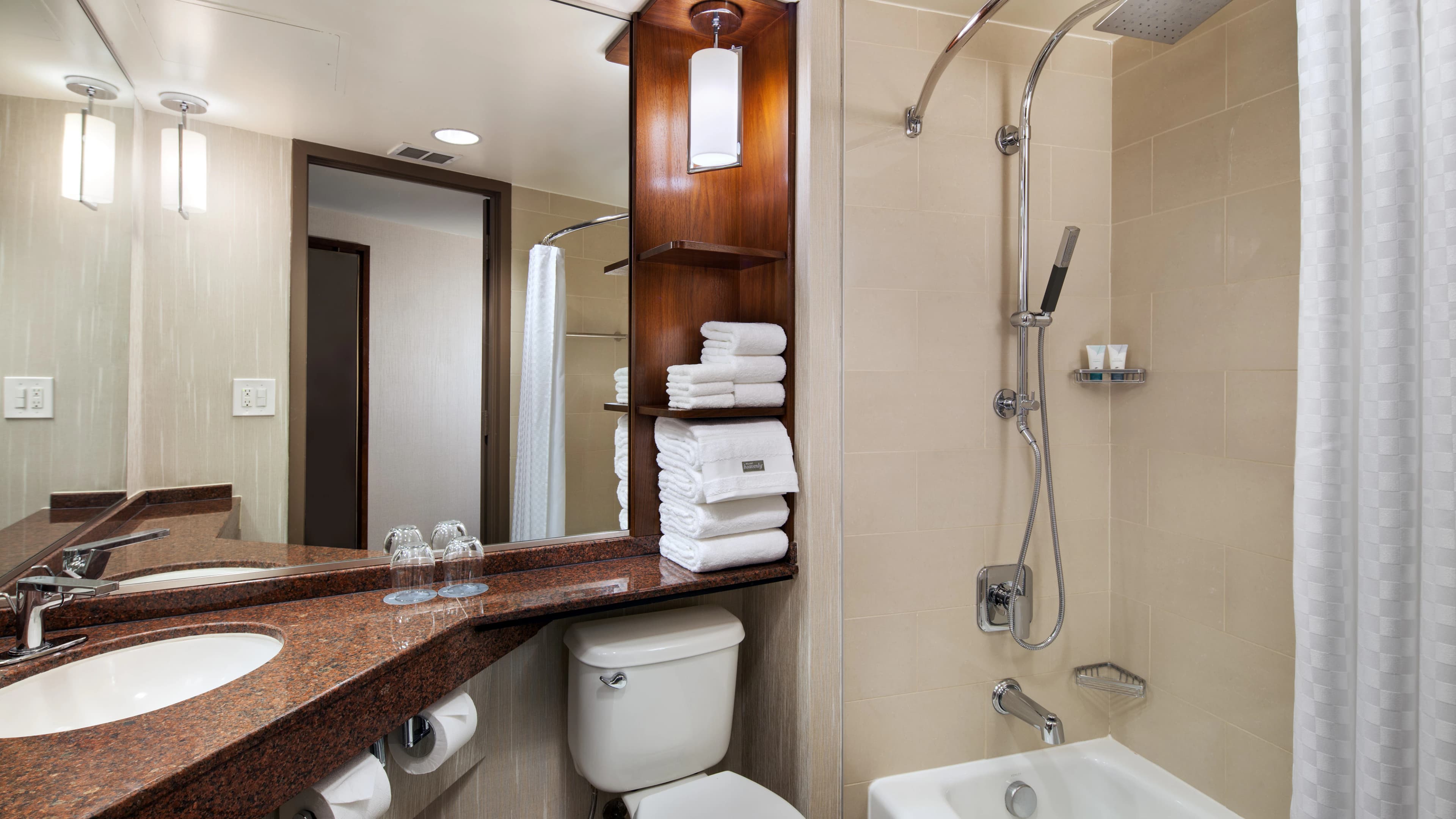 The Westin Bonaventure Hotel & Suites, Los Angeles - Image 4