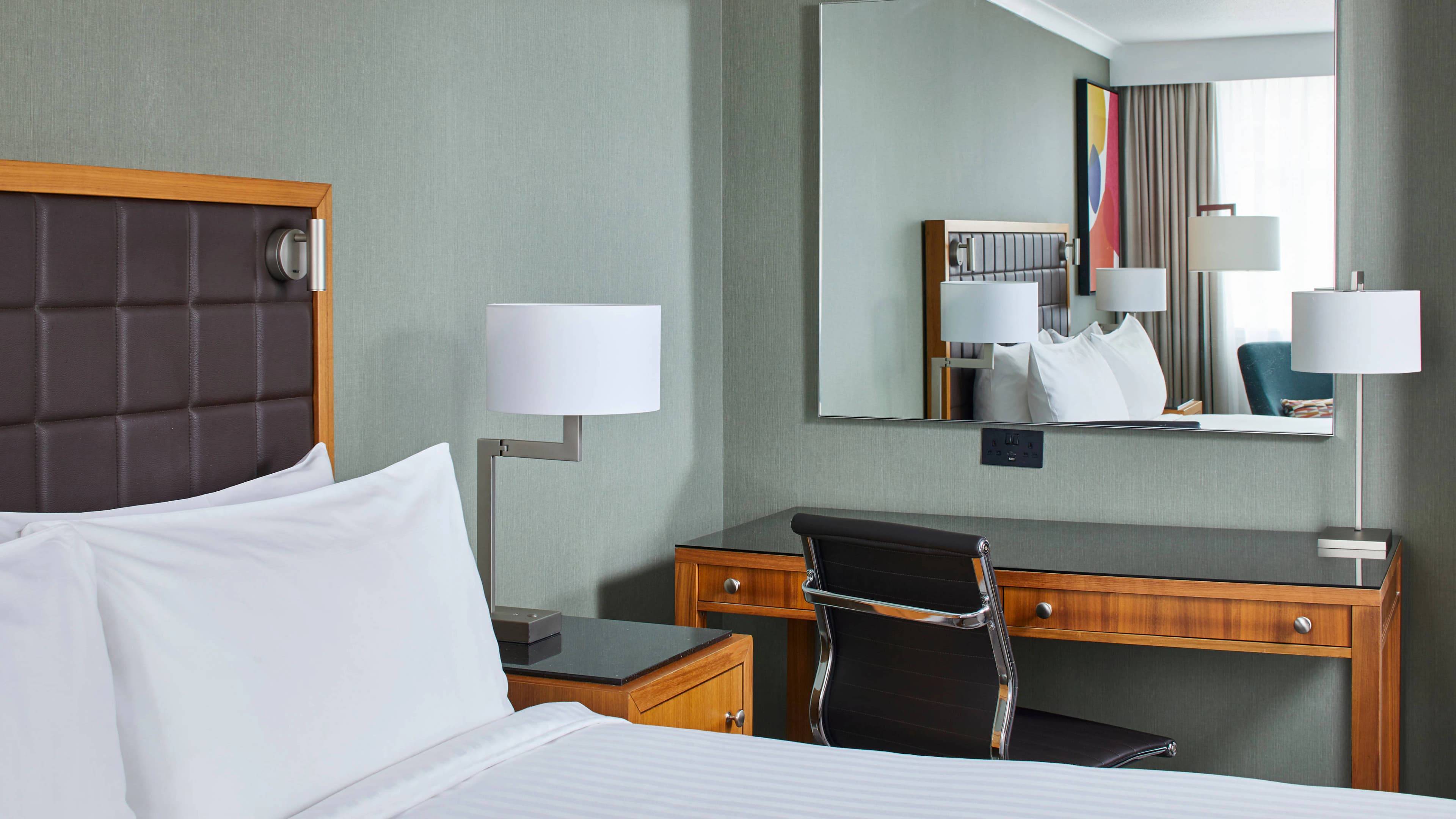 Deluxe Guest room - Image 4