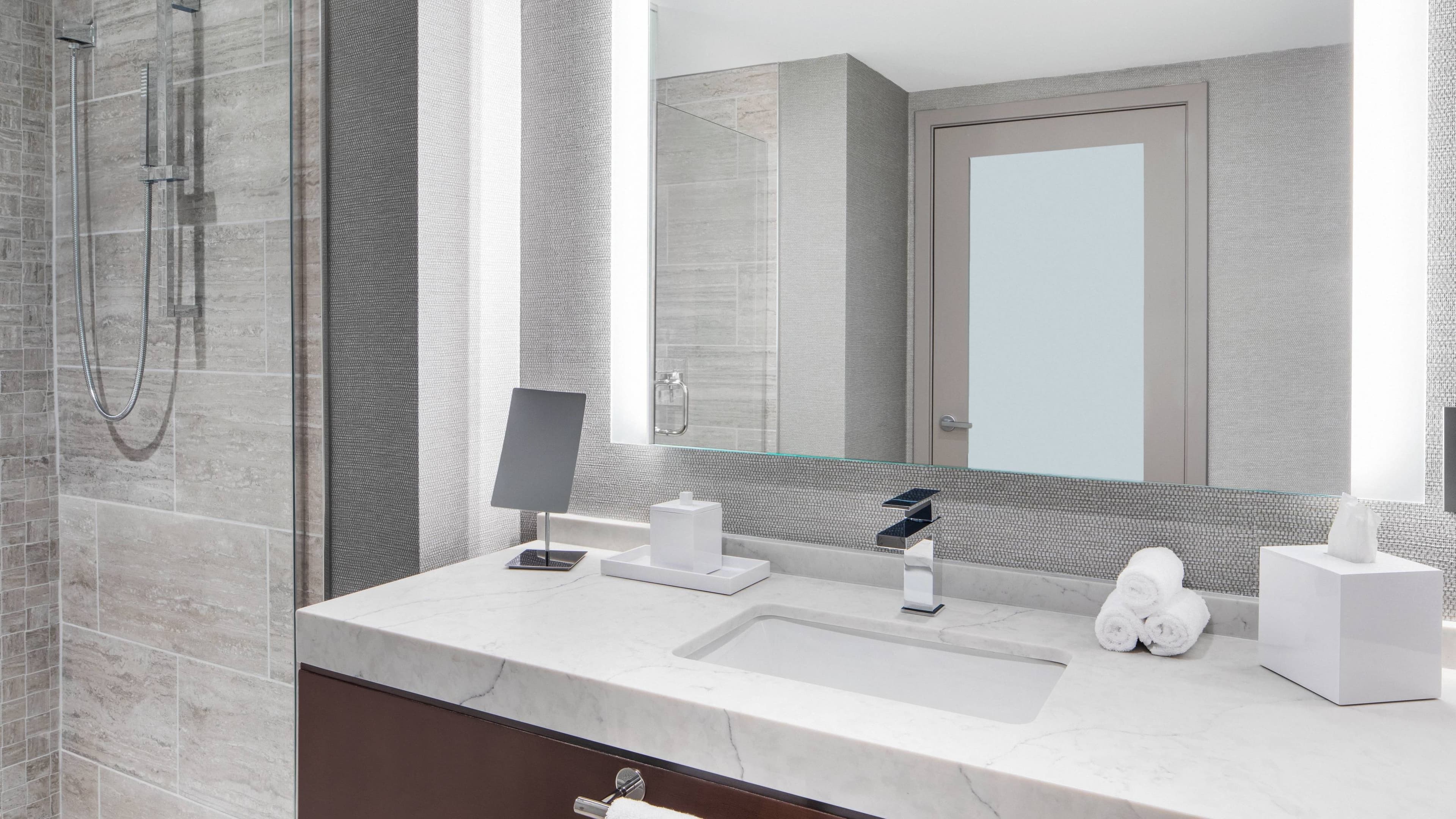 Envue, Autograph Collection - Image 5