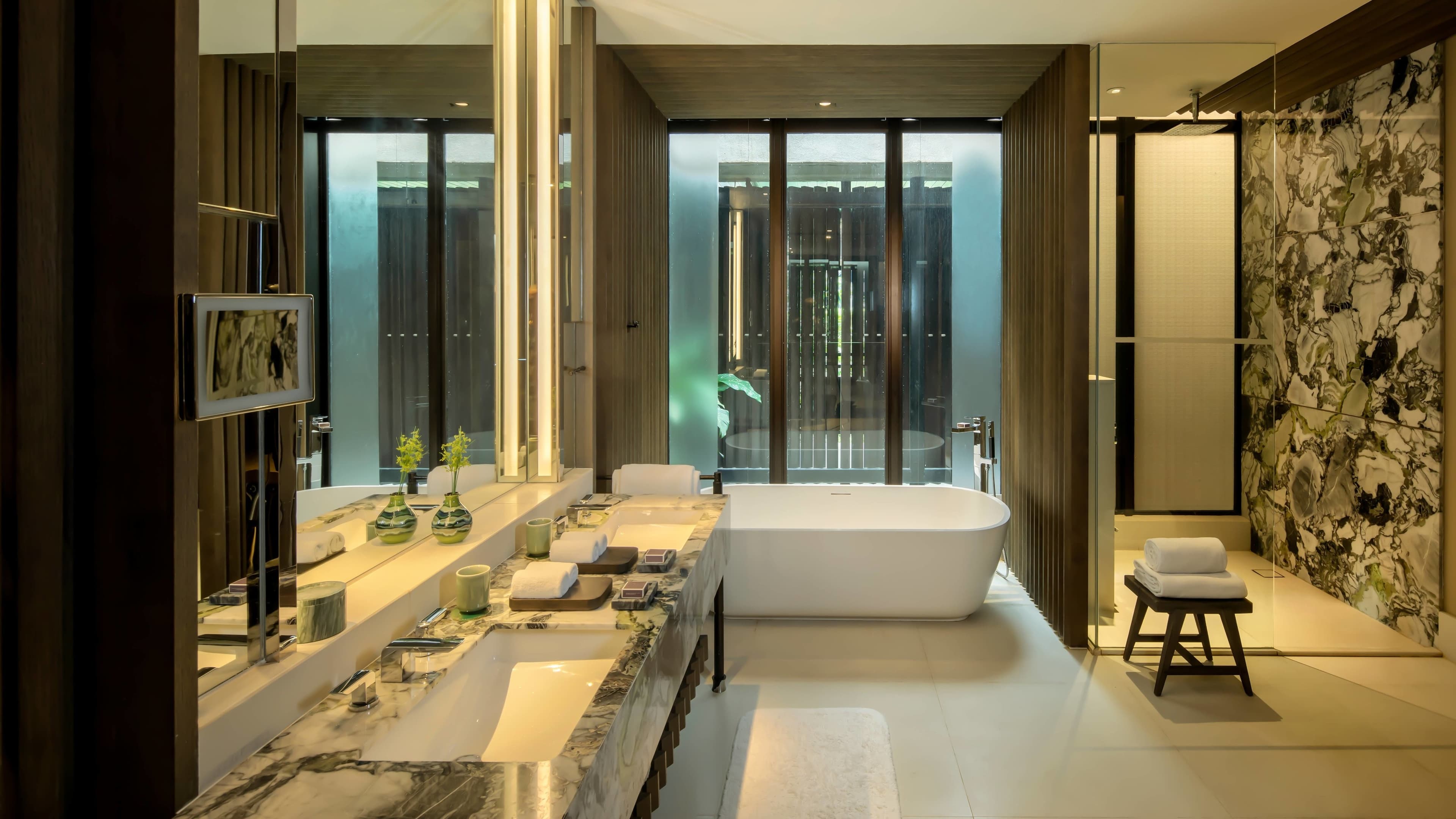 Deluxe Guest room - Image 5