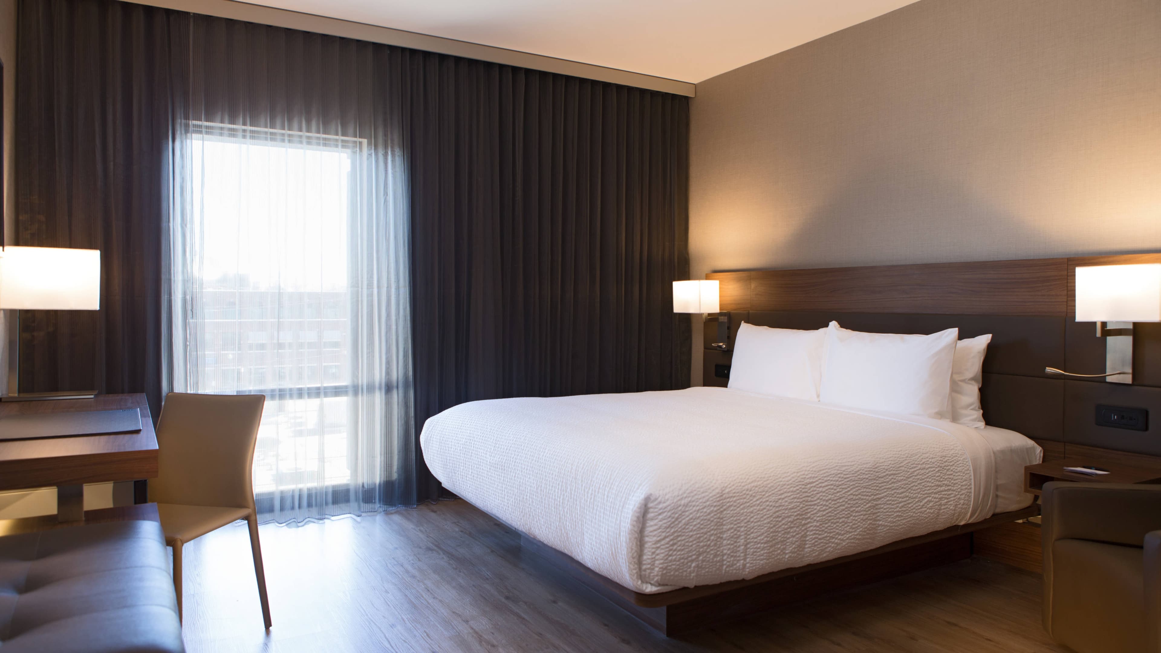 AC Hotel Kansas City Plaza - Image 3