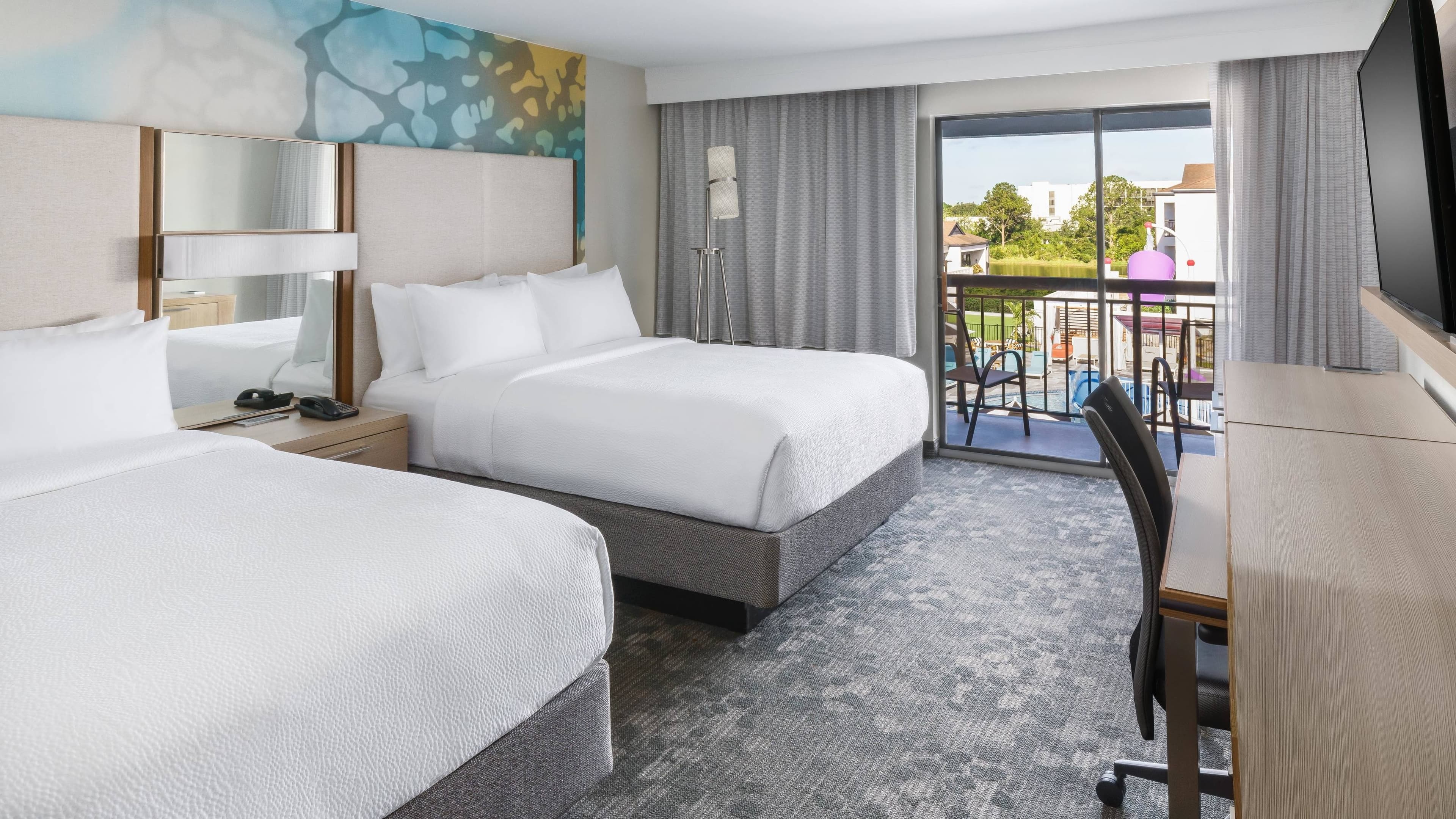 2 QN Beds Pool View Patio - Image 1