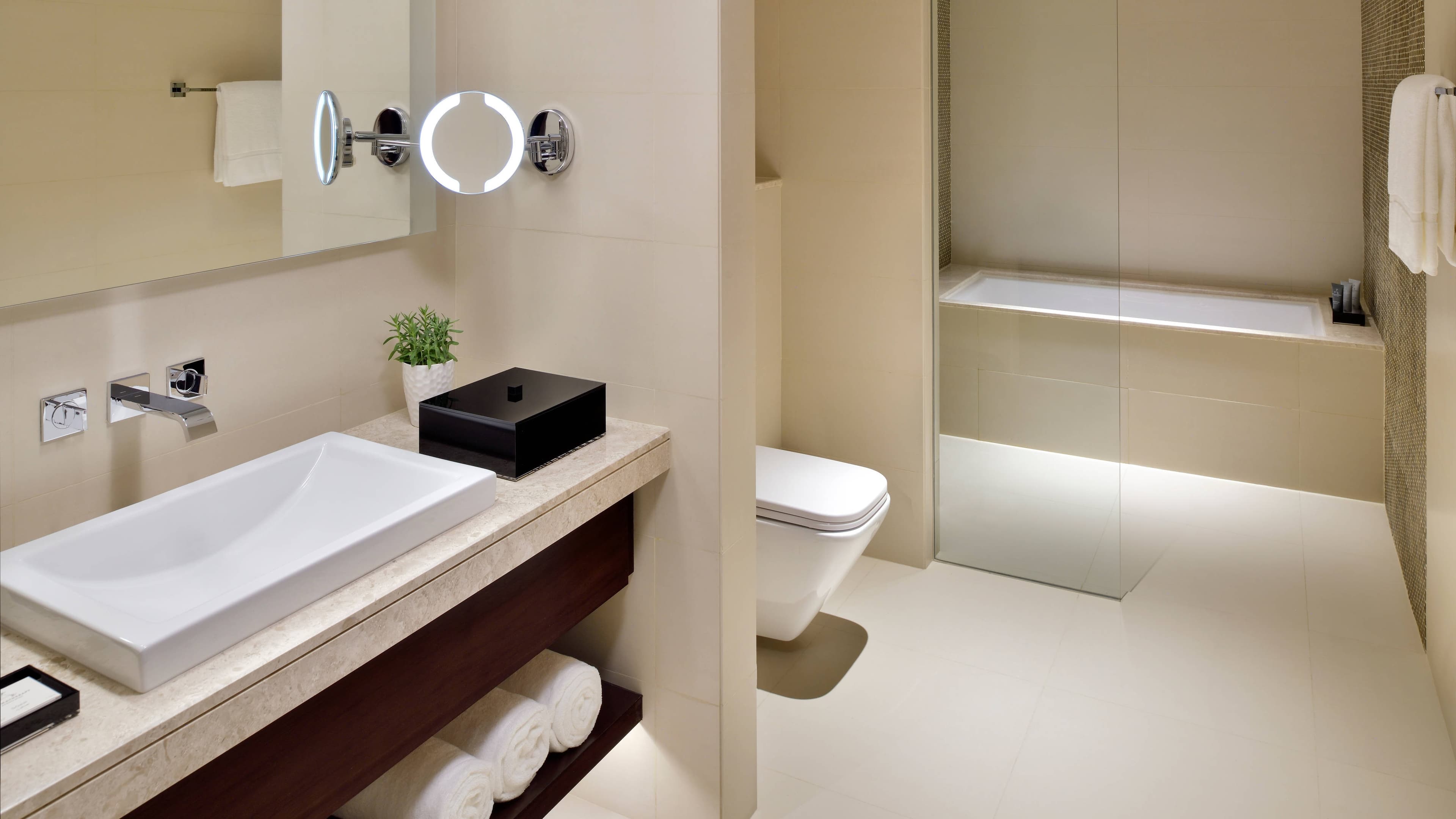 Deluxe Guest room - Image 6