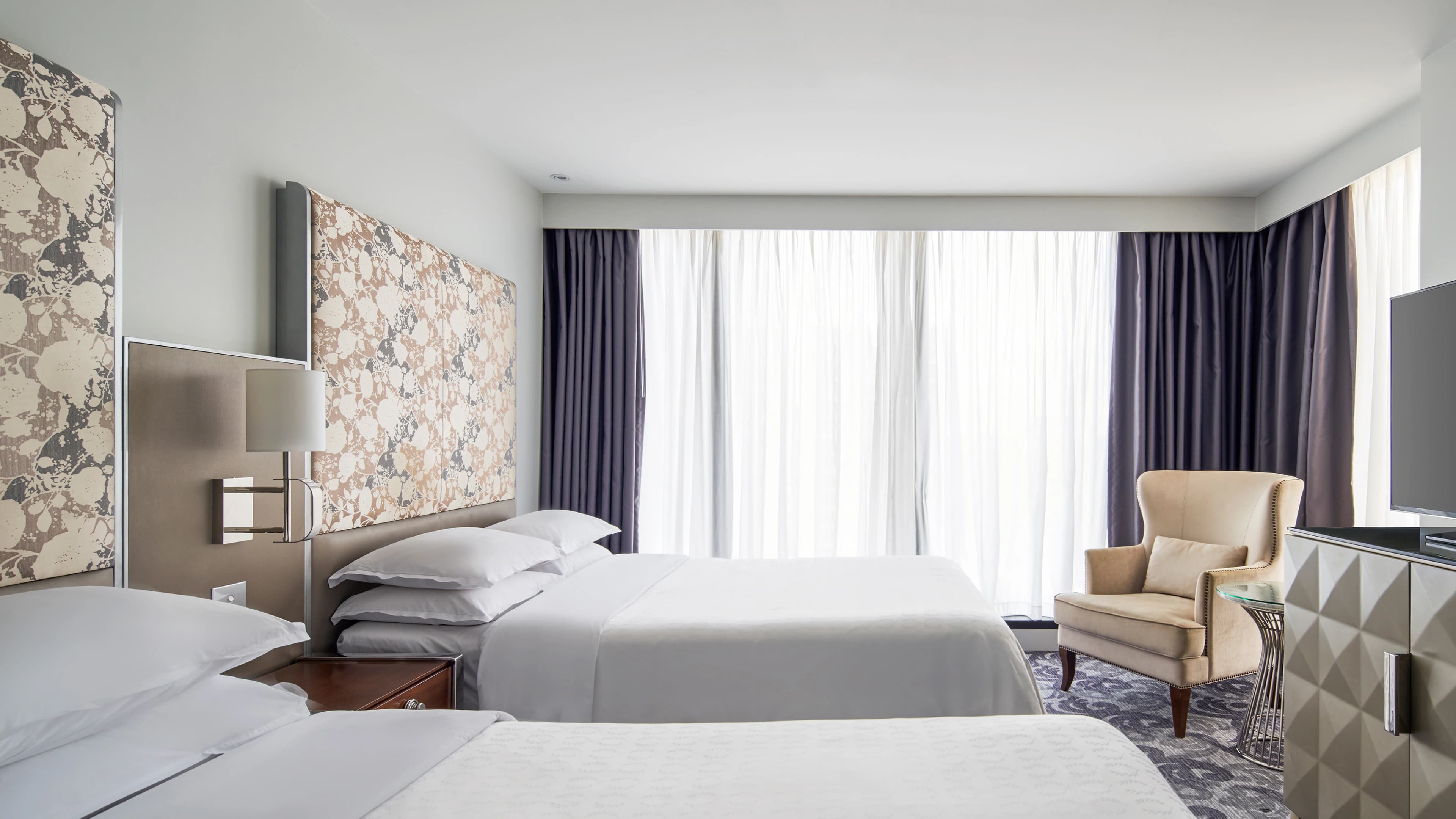 Sheraton Melbourne Hotel - Image 2