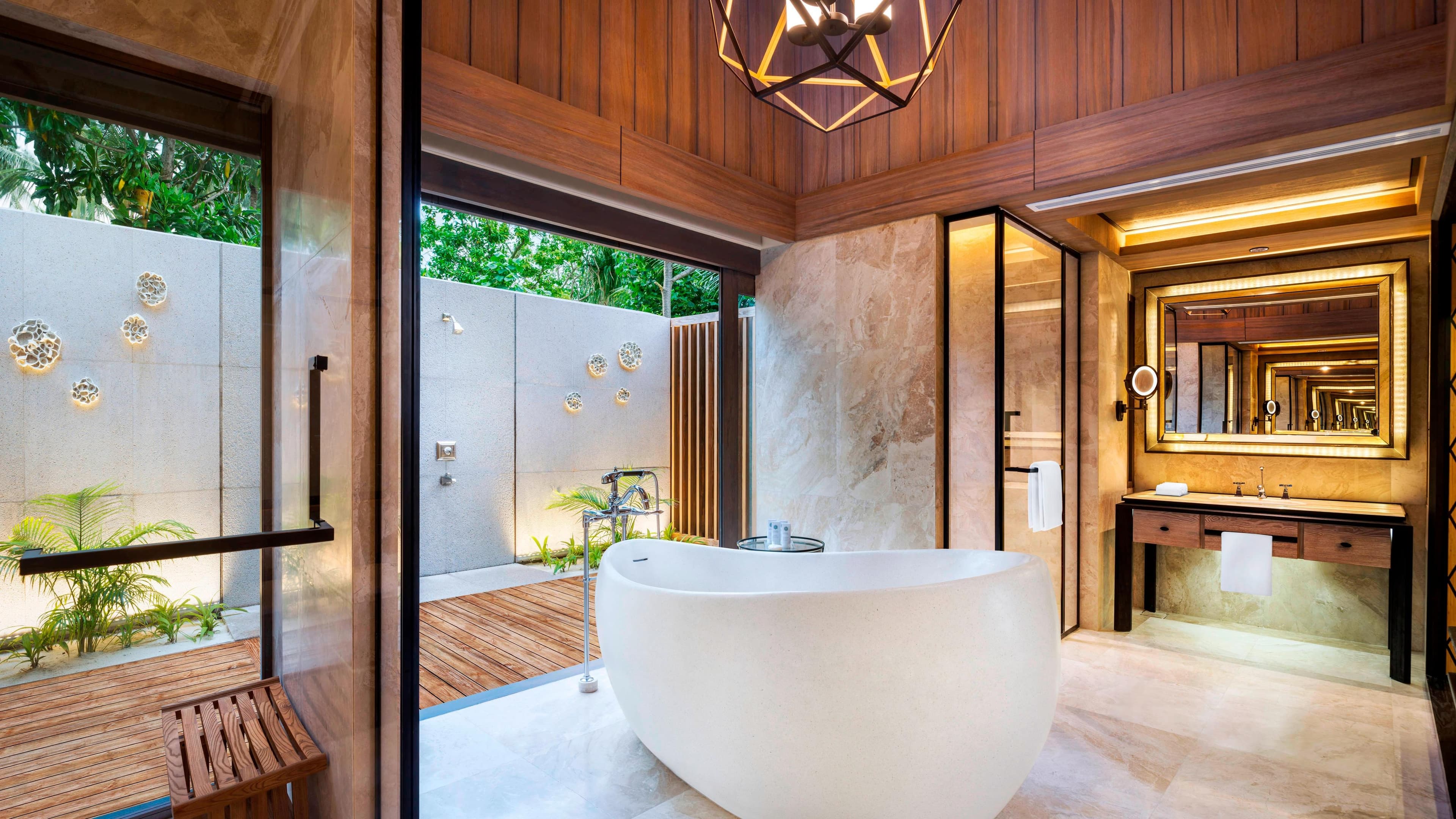 Garden Villa with Pool - Image 5