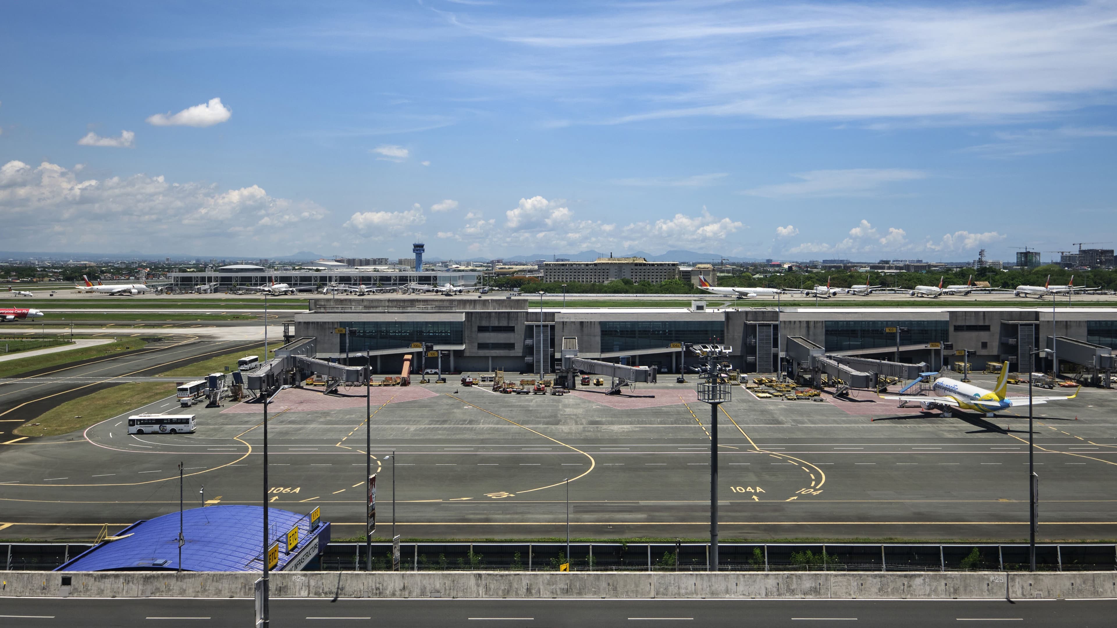 Sheraton Manila Hotel at Newport World Resorts - Image 3