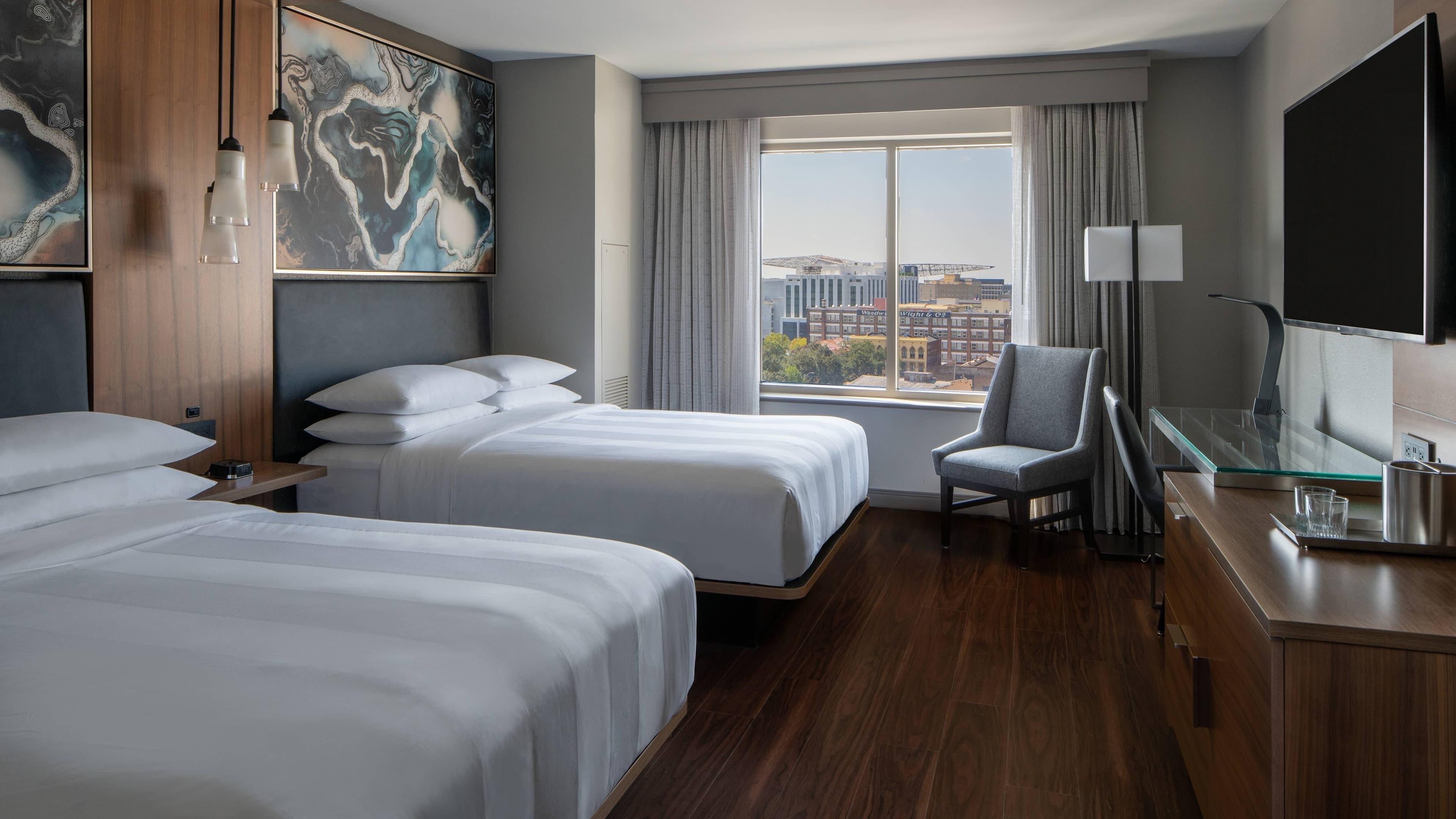 New Orleans Marriott Warehouse Arts District - Image 2