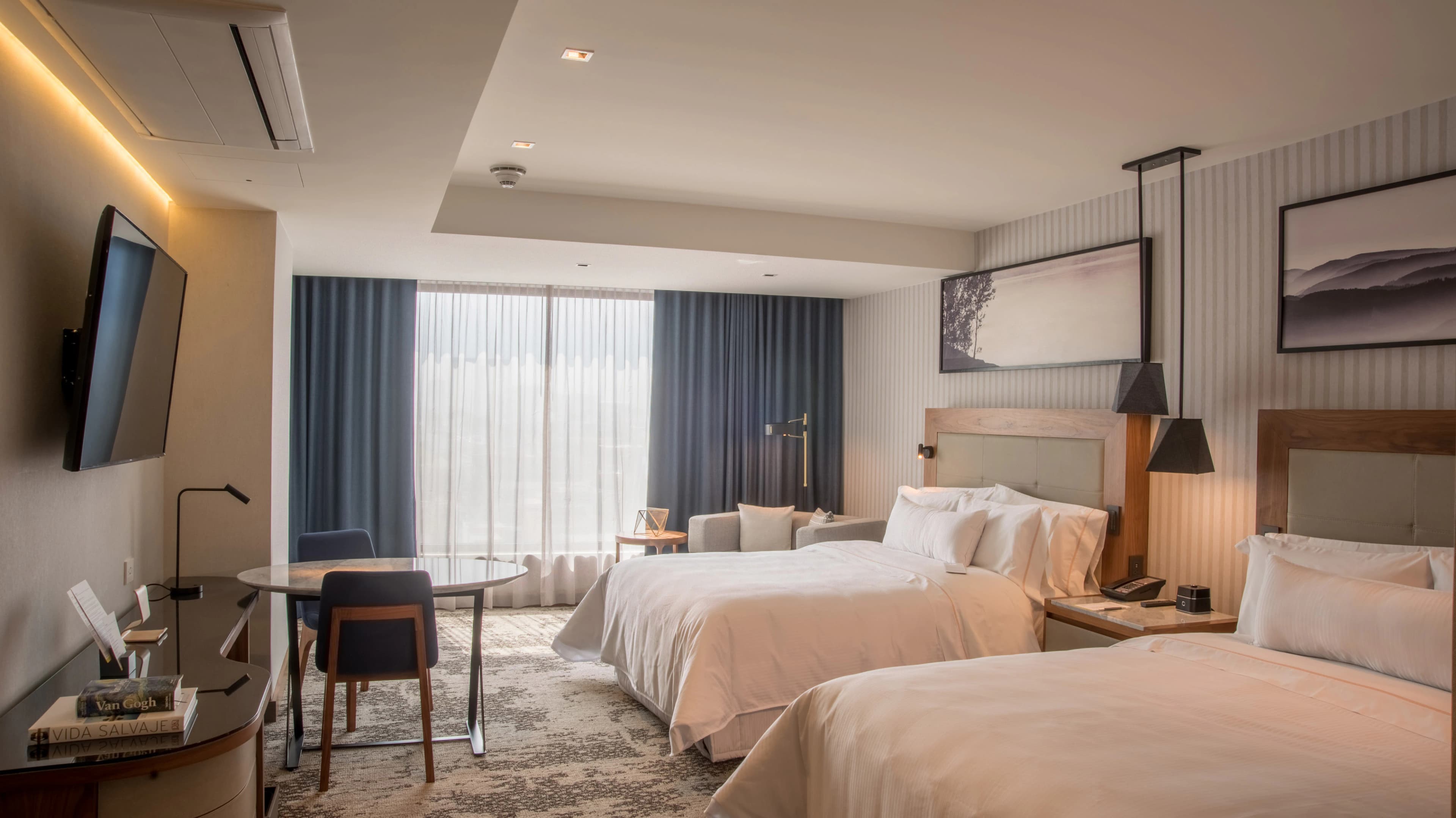 Deluxe Guest room - Image 5