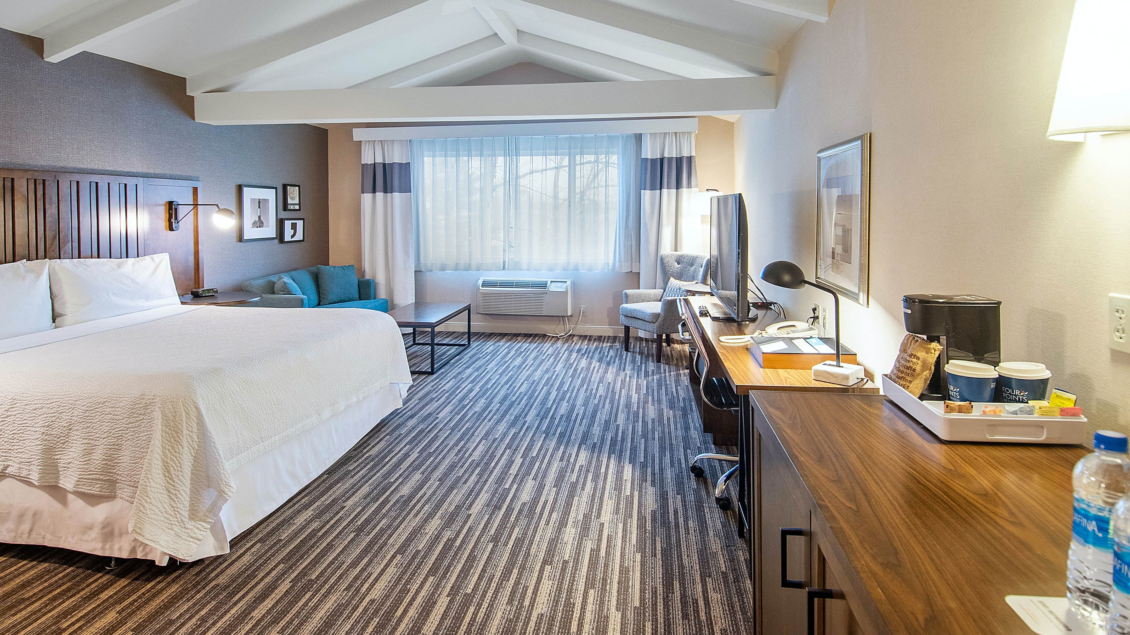 Four Points by Sheraton Melville Long Island - Image 4