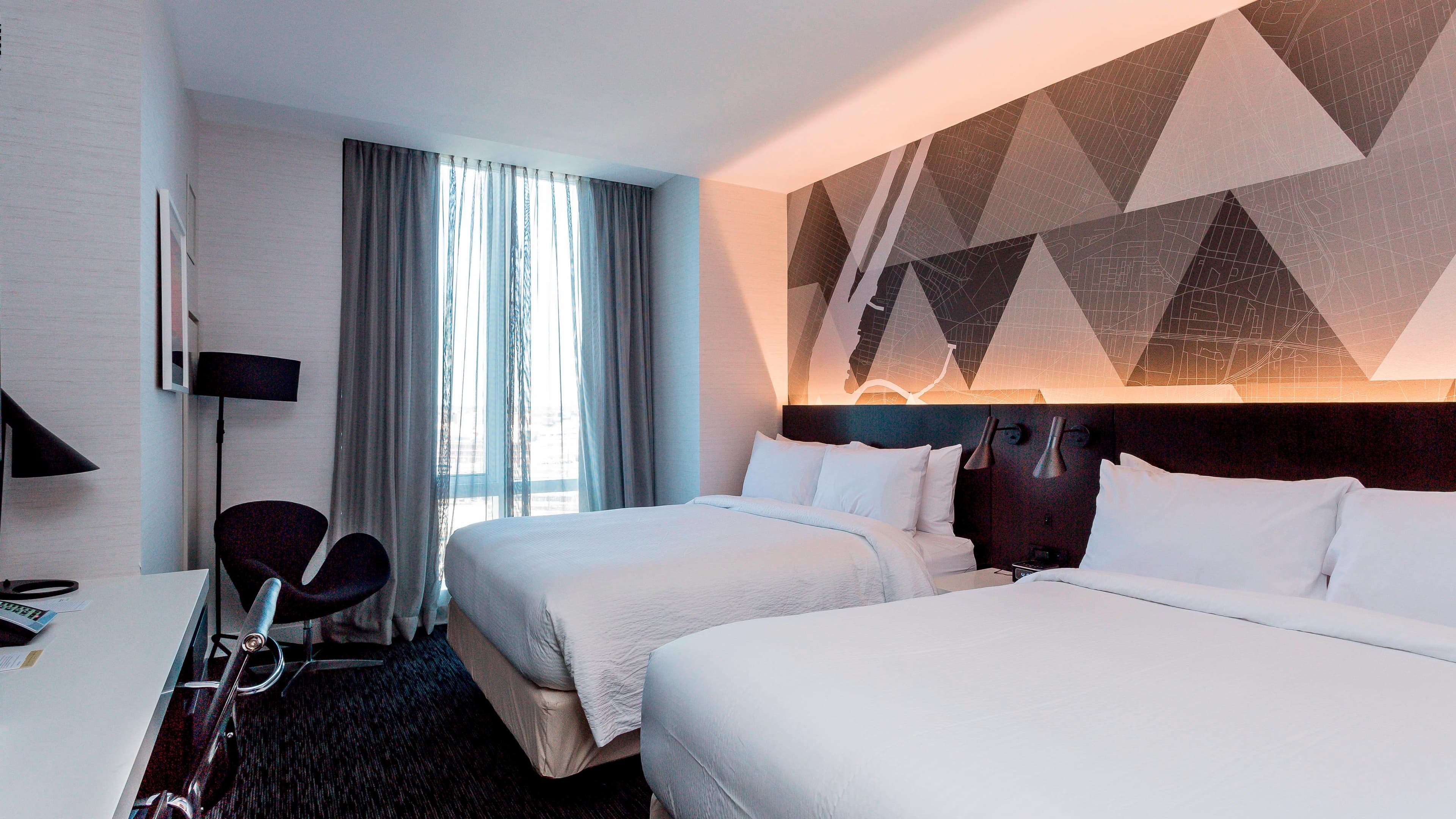 Deluxe Queen Room - Image 3