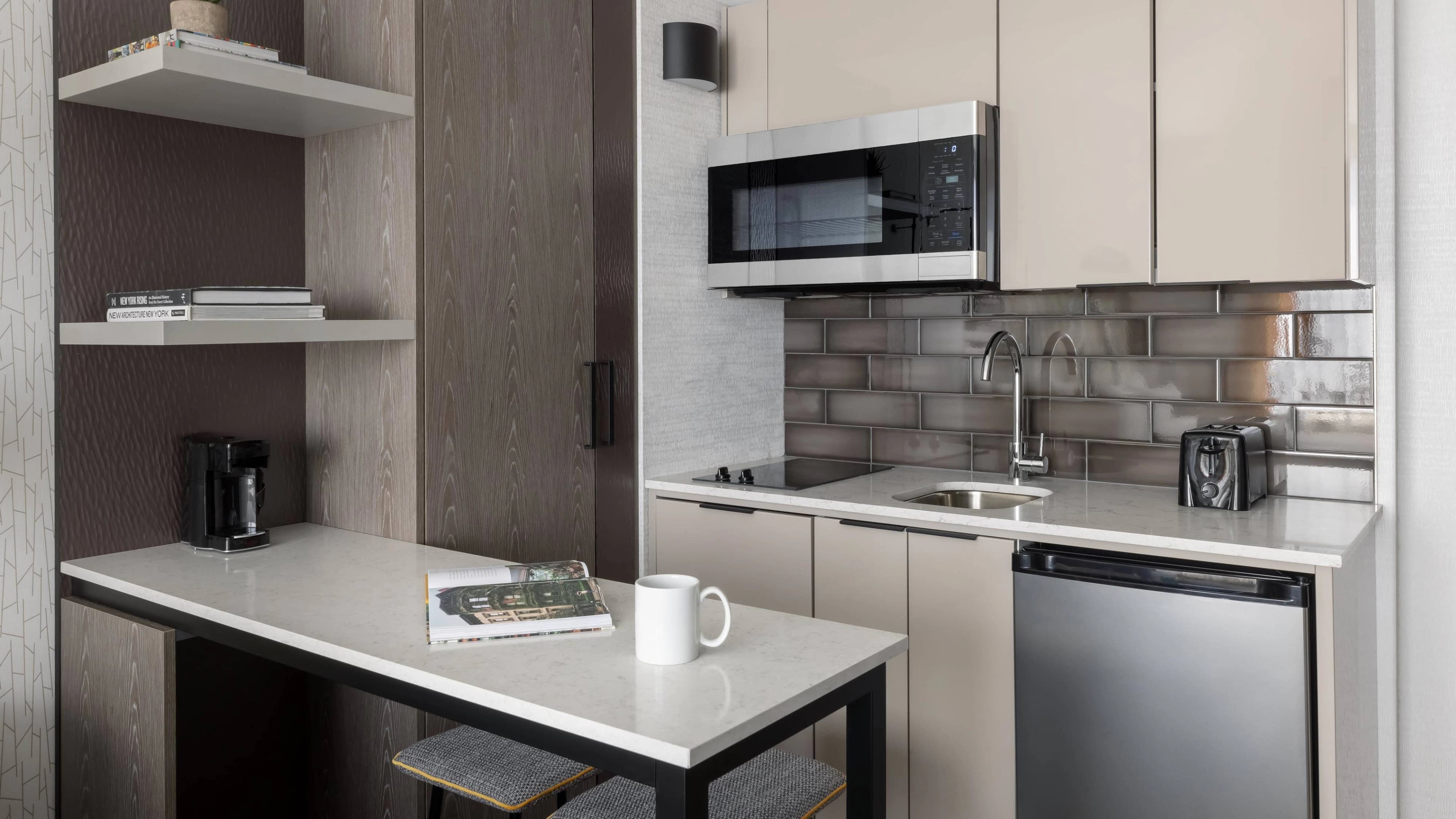 Full Kitchenette - Image 4